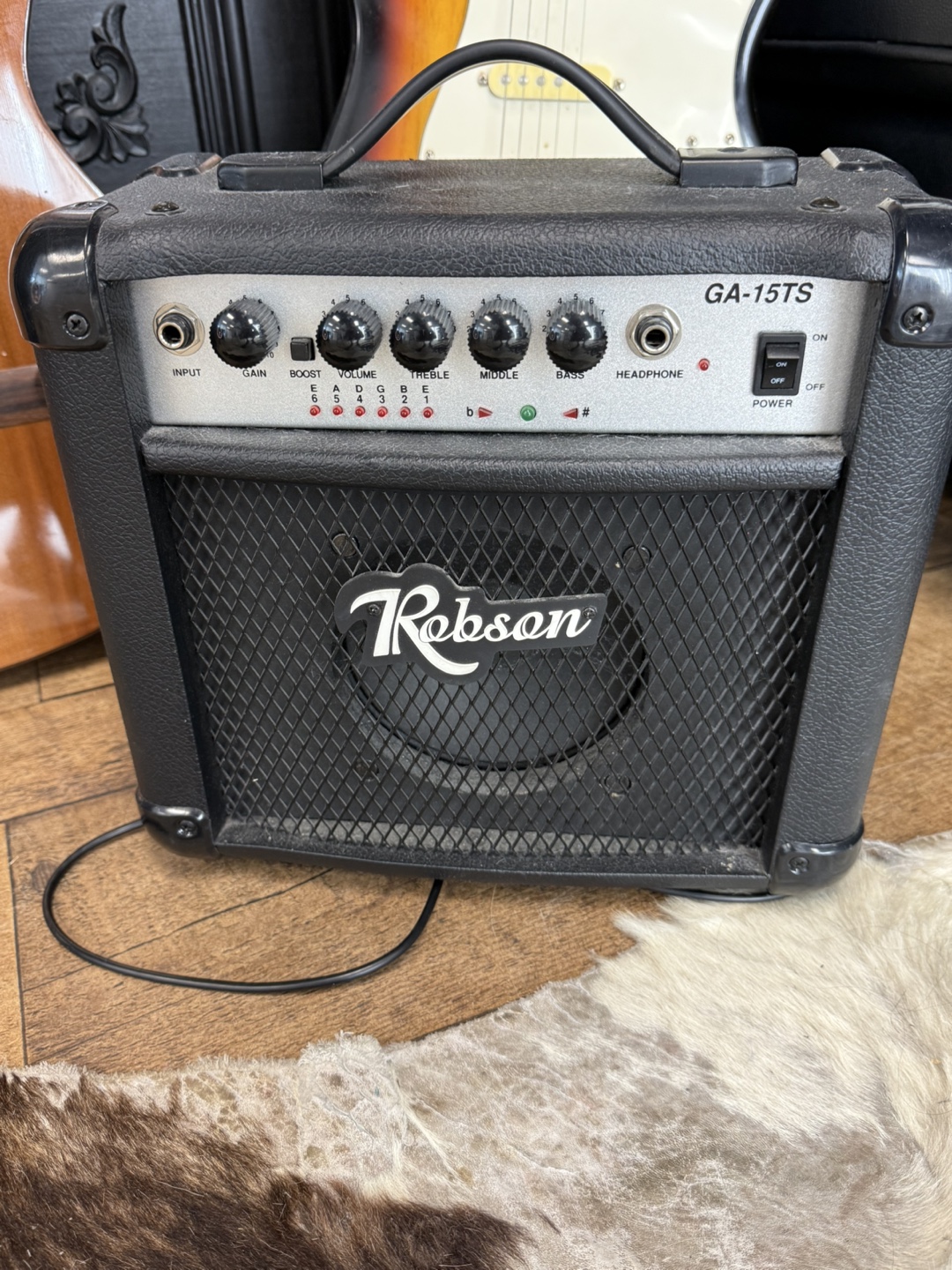 Robson GA-15TS Guitar Amplifier & Electric Guitair - photo 4