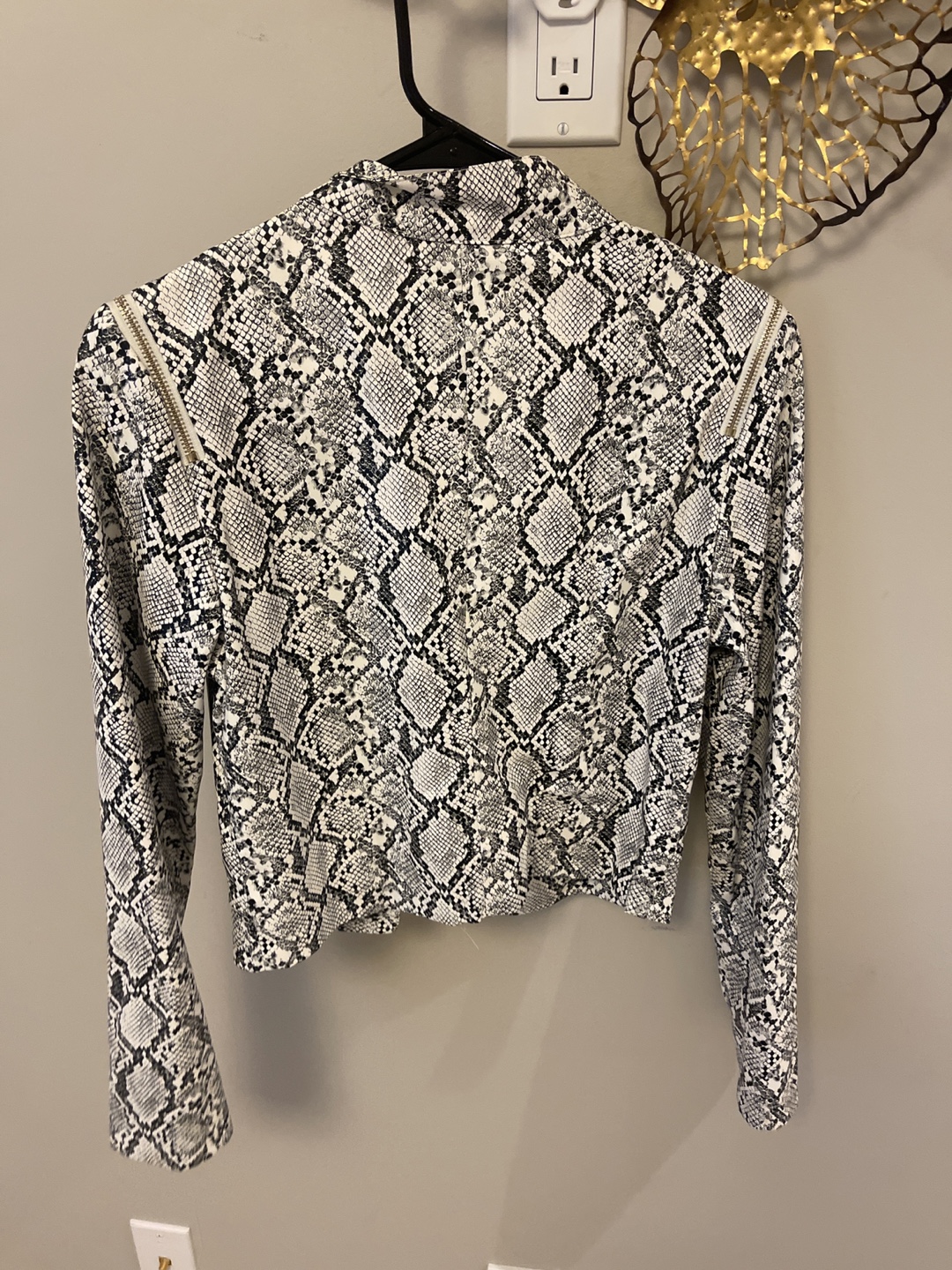 Shein Snakeskin Print Jacket - Size M - photo 3