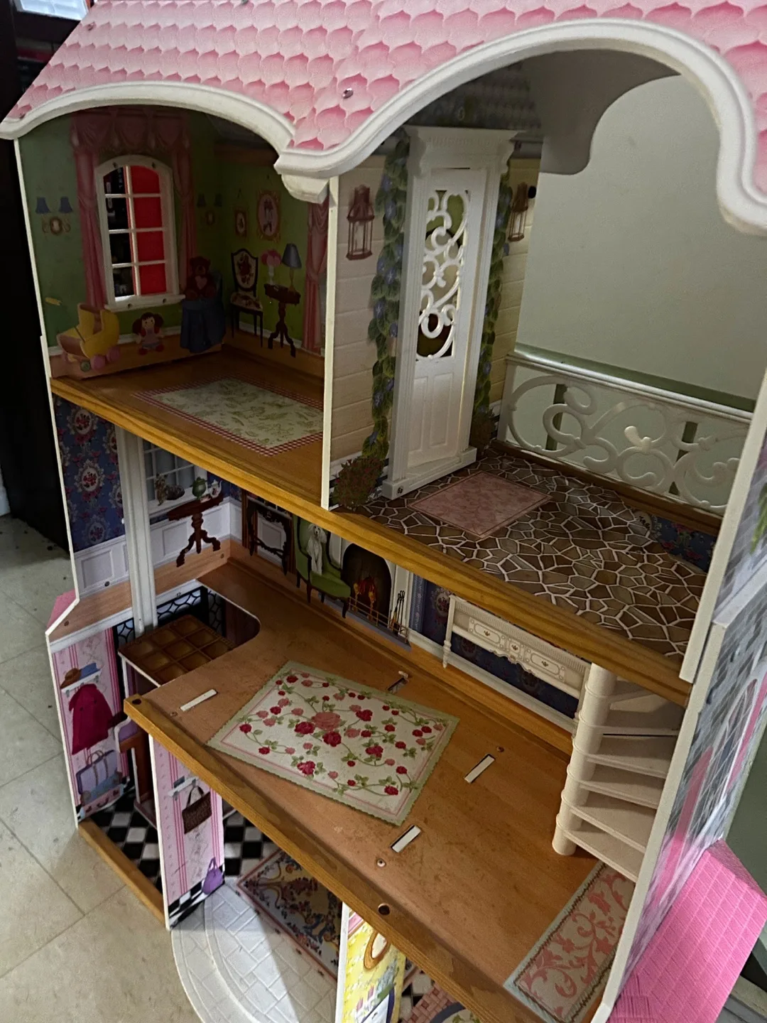 Large Dollhouse - includes some furniture & dolls image indicator(3)