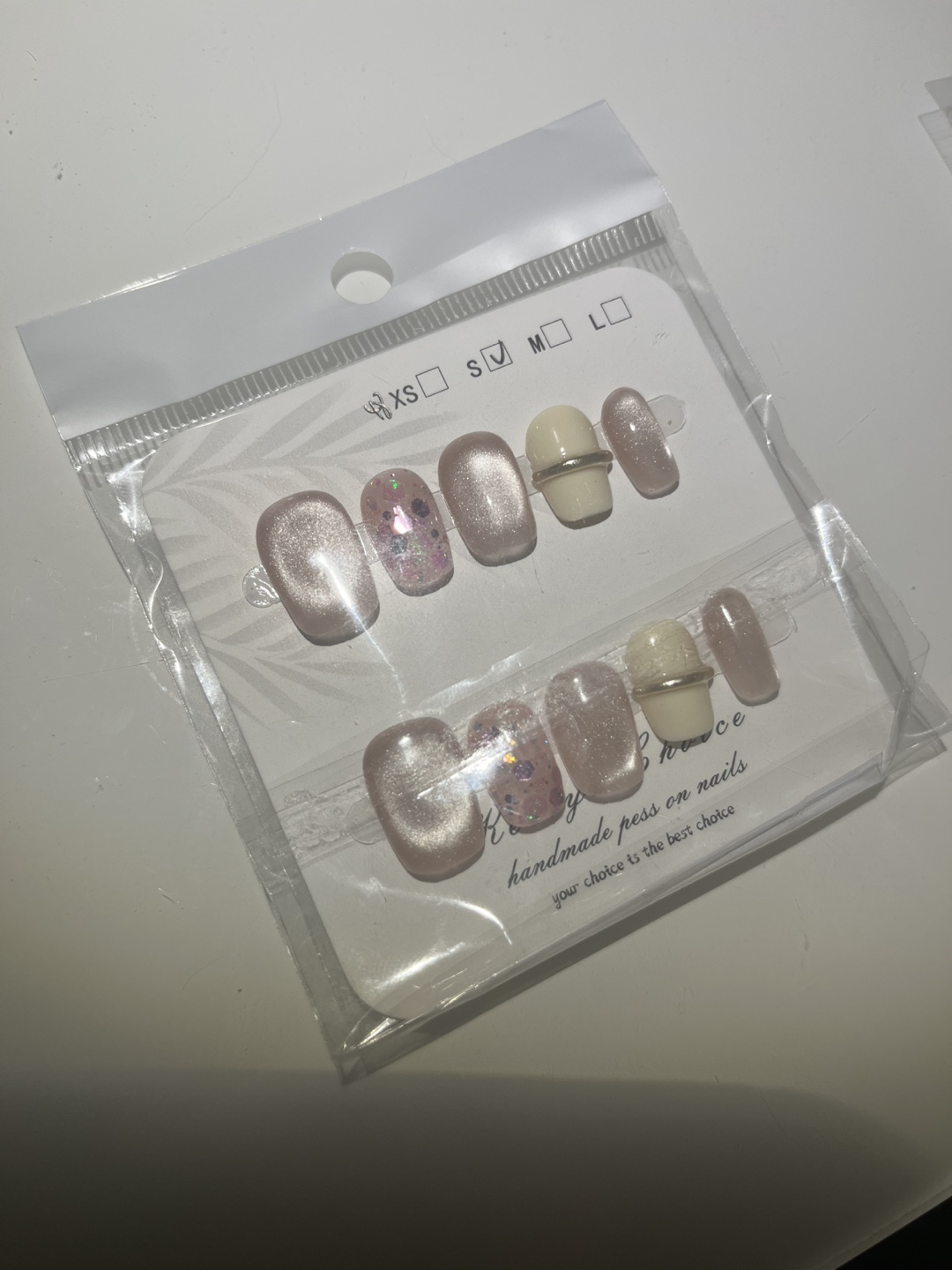 New Press On Nails - Cat Eye and Glitter Design - photo 2