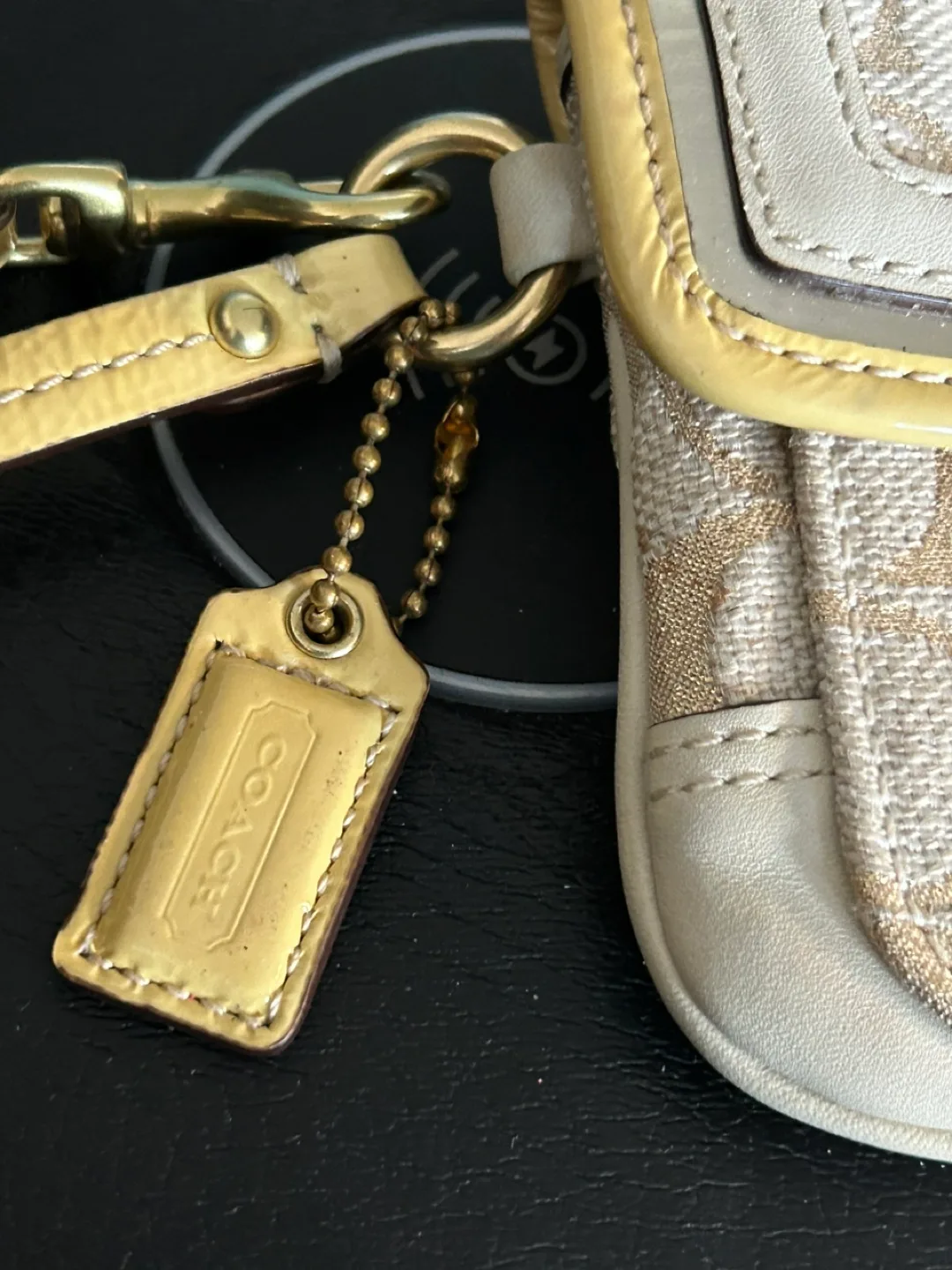 Coach Wristlet Purse image indicator(3)
