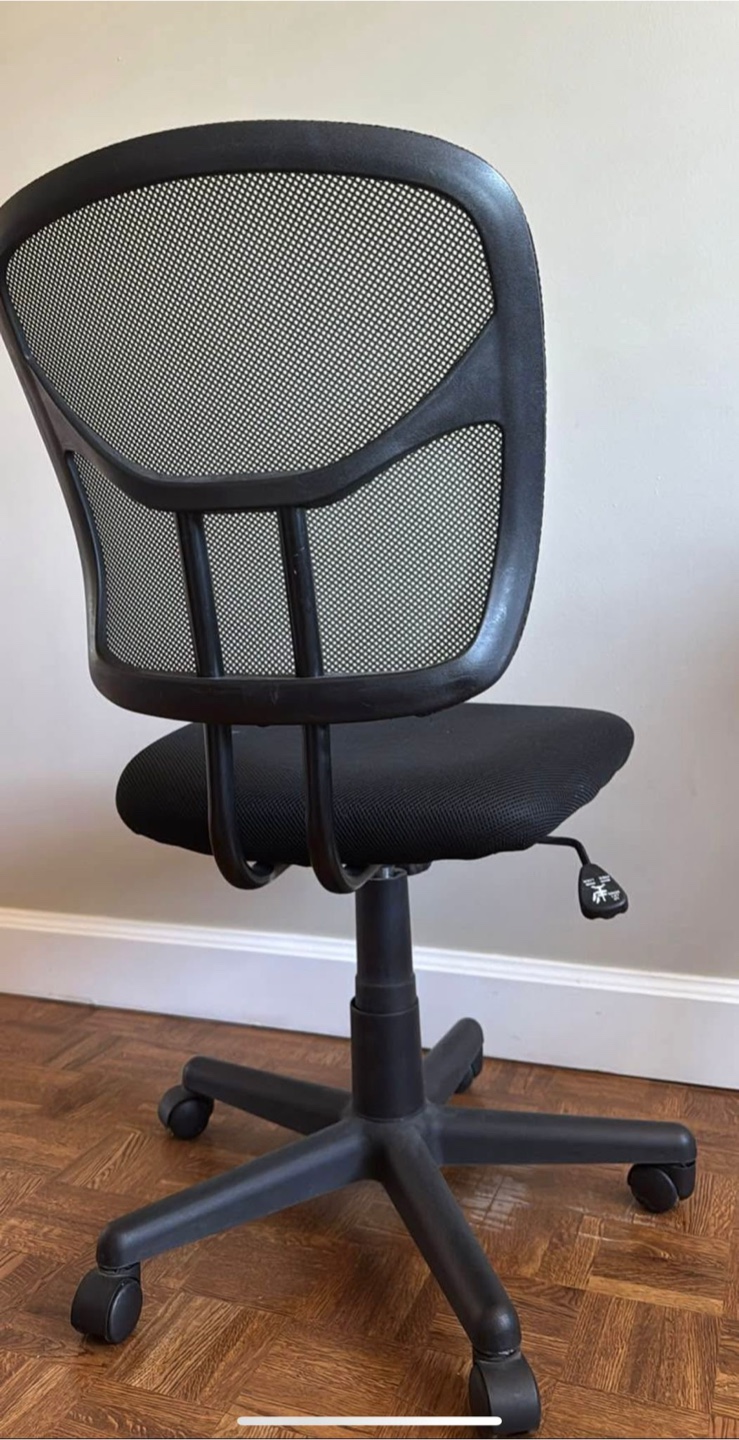Black Mesh Office Chair - photo 2