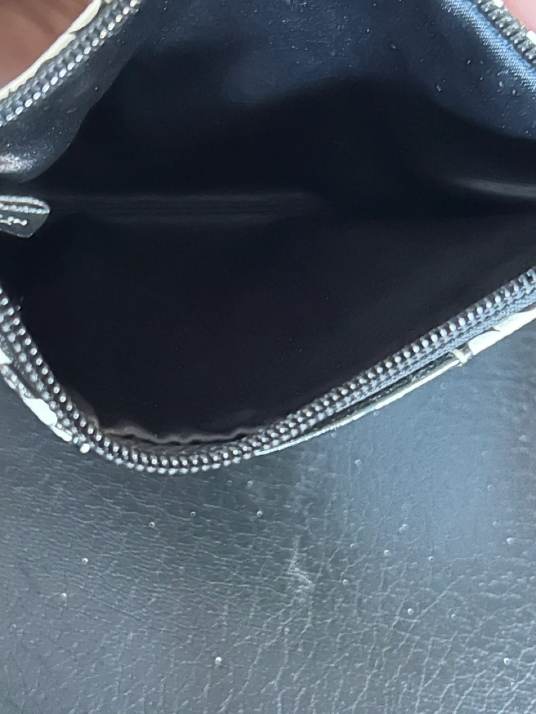 Coach Black & White Wristlet image indicator(4)