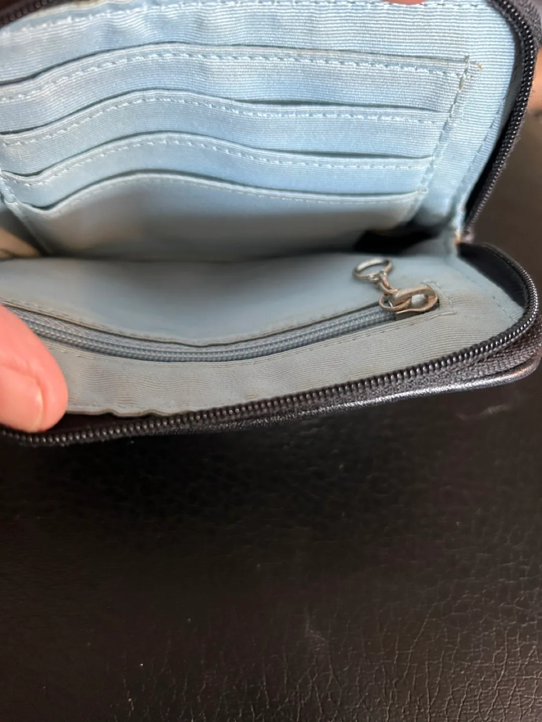 Coach Wristlet Black/White Signature image indicator(6)