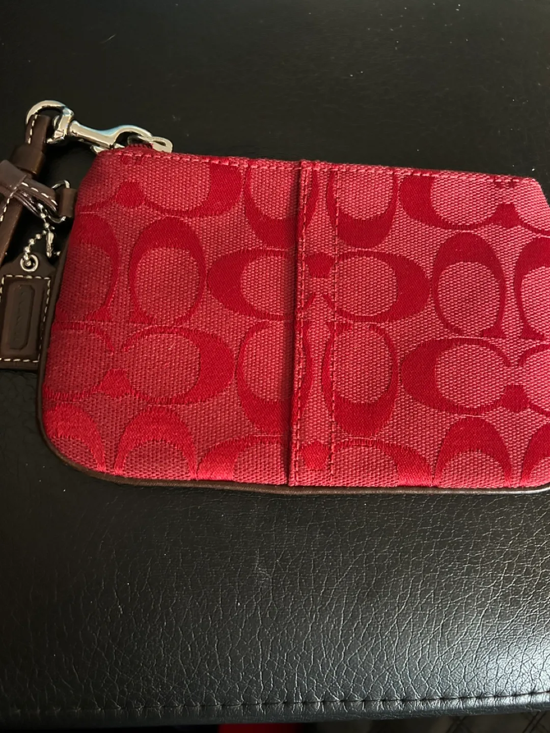 Coach Wristlet image indicator(2)
