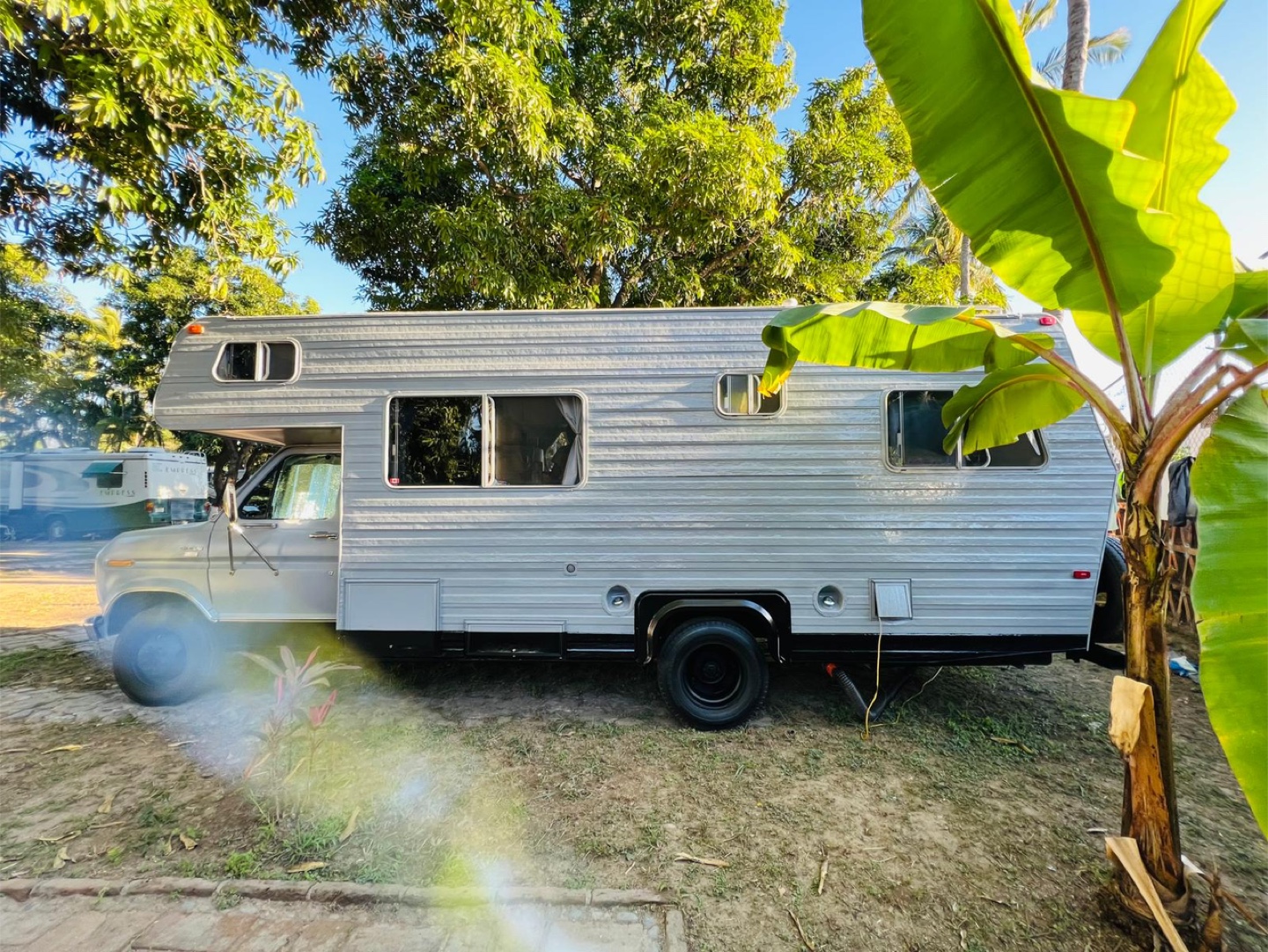 1979 Ford Okanagan Custom Coach 24ft class C RV