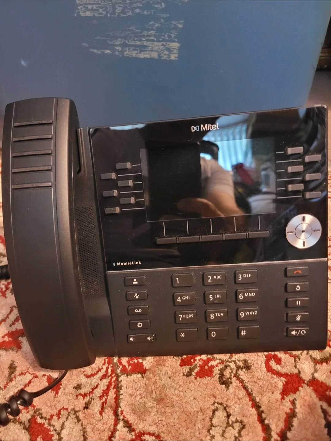 Mitel 6930 IP Deskphone thumbnail