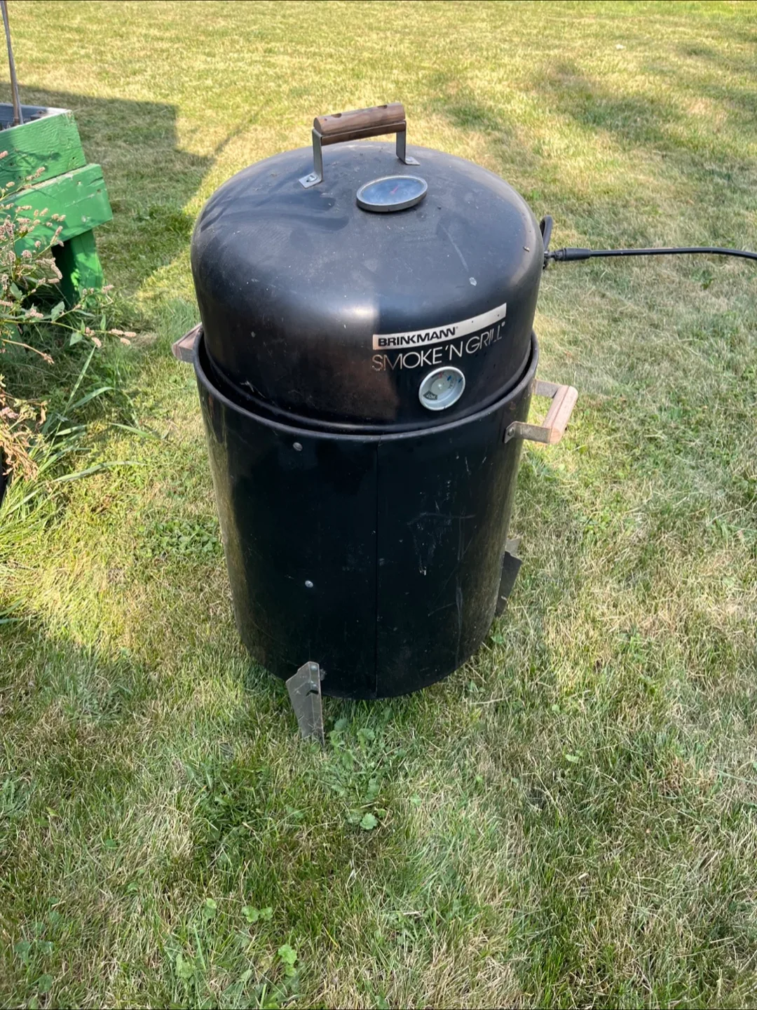 Brinkmann Smoke'N Grill BBQ Smoker image indicator(2)