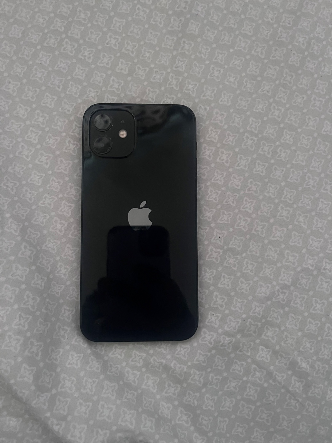 Apple iPhone 12 - Black
