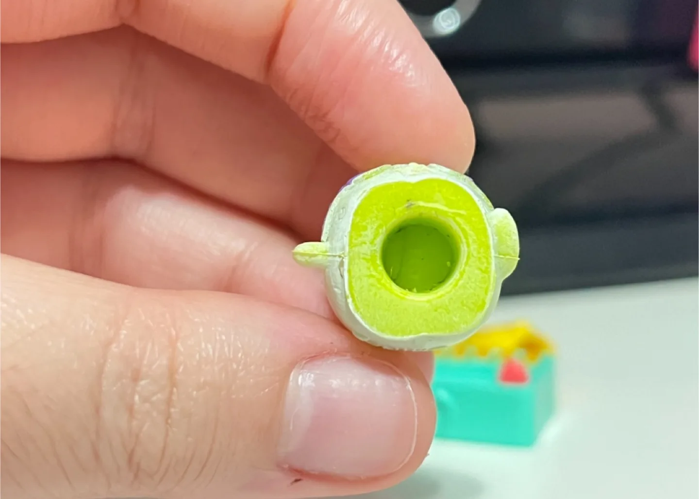 Lot of 7 Shopkins Figures image indicator(6)