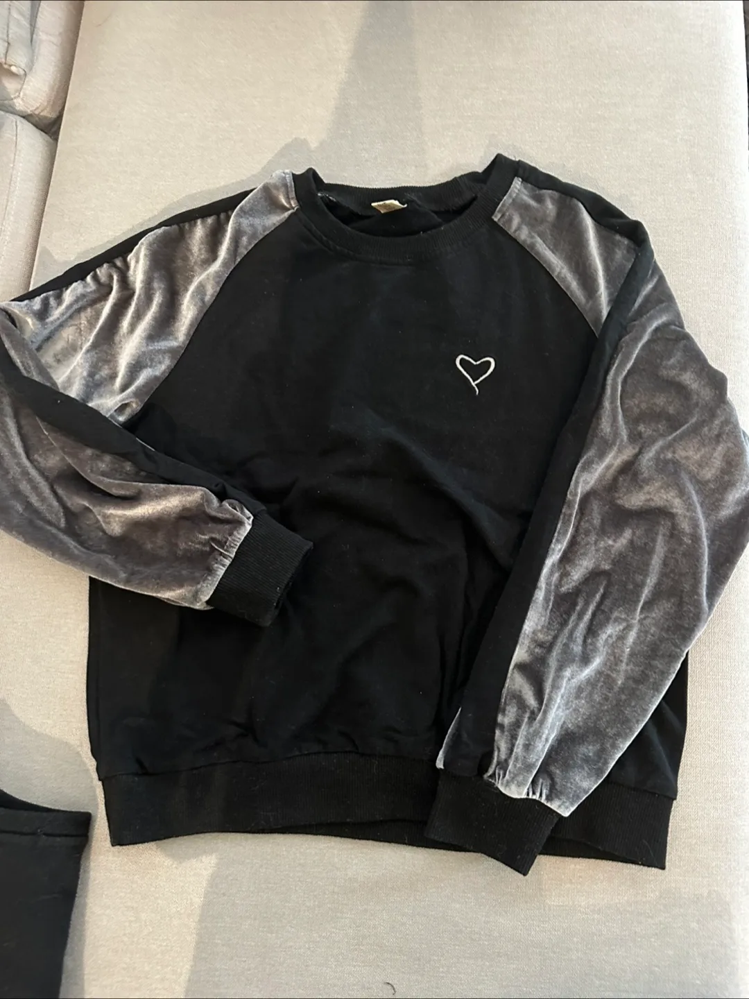 Black Sweatshirt thumbnail