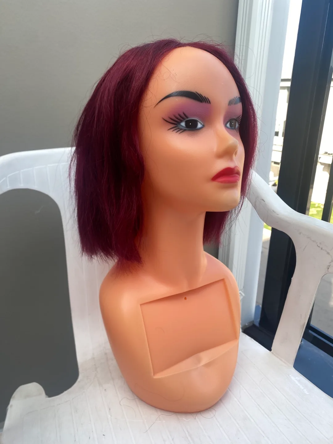 Burgundy short wig image indicator(2)