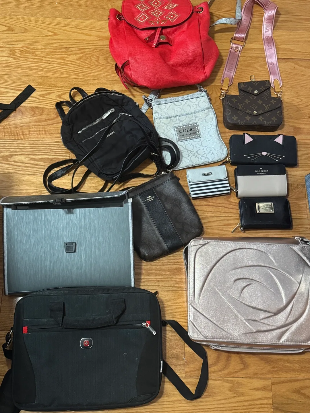 Bags, wallets, backpacks thumbnail