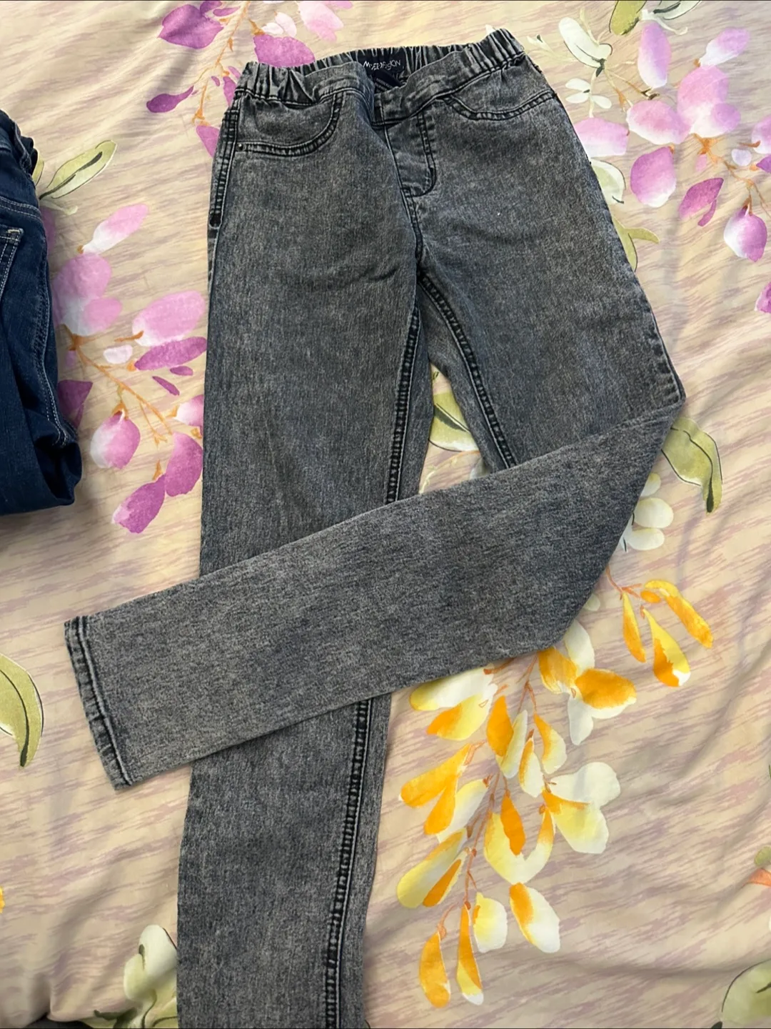 Grey Jeans thumbnail