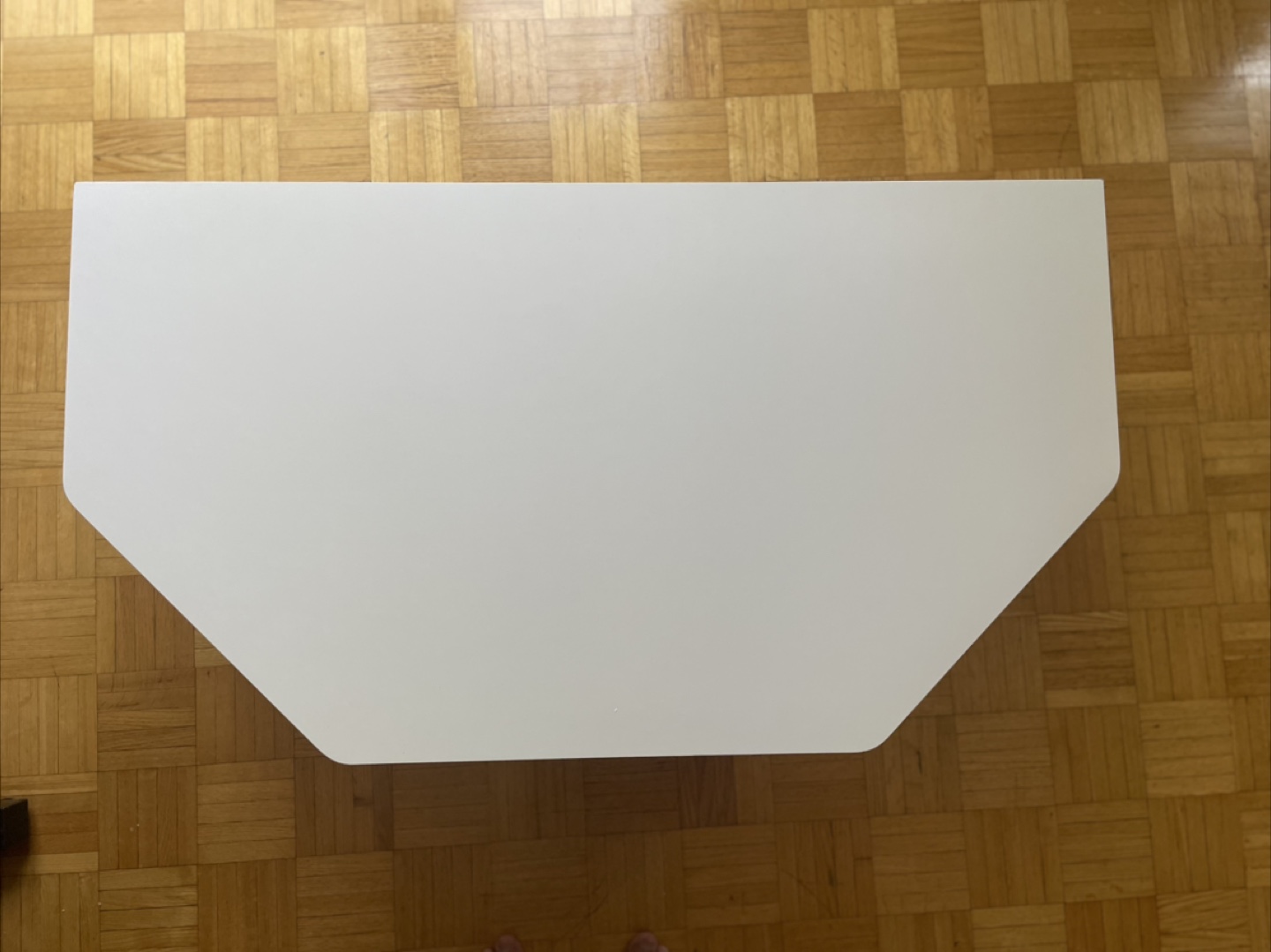 White Modern Coffee Table – Excellent Condition - photo 2
