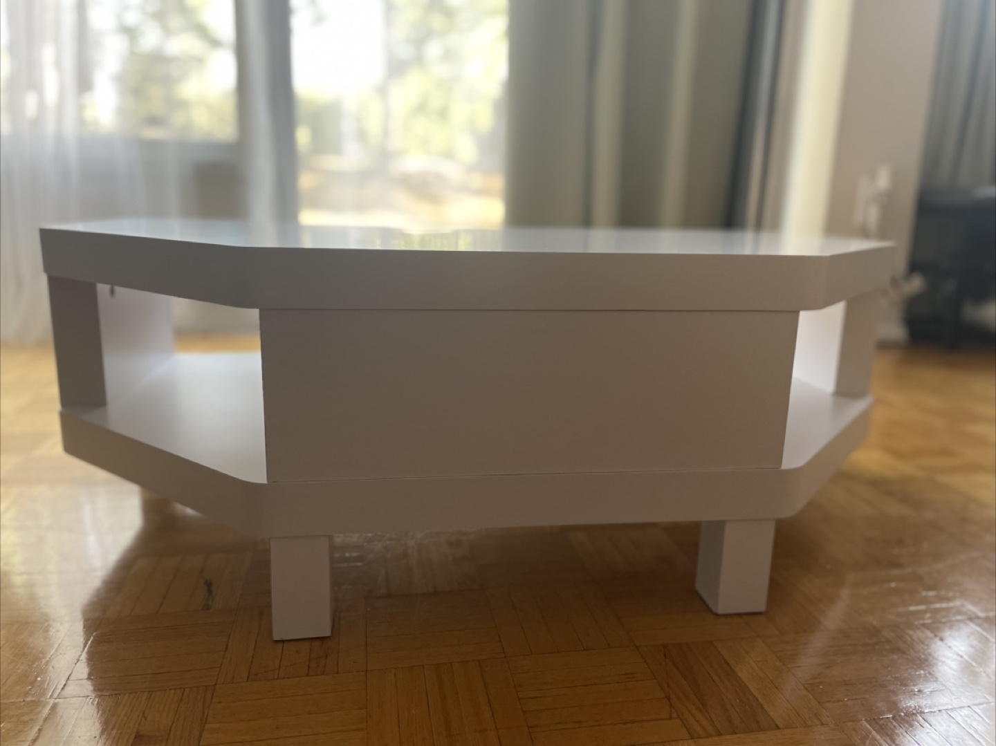 White Modern Coffee Table – Excellent Condition - photo 3