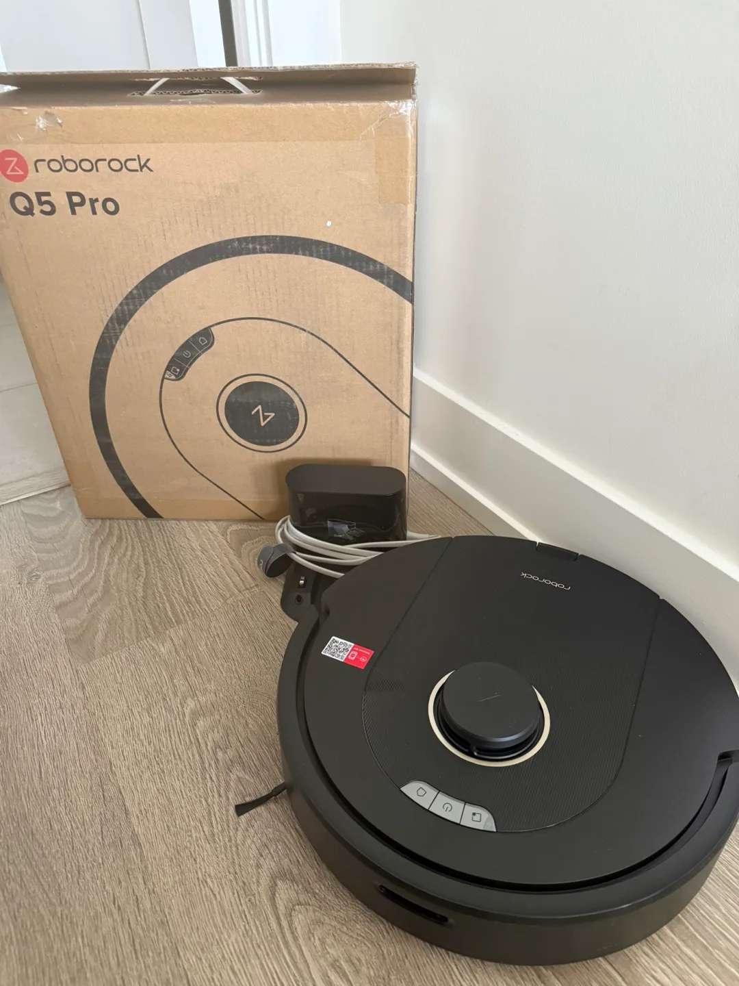 Roborock Q5 Pro Robot Vacuum - Black thumbnail