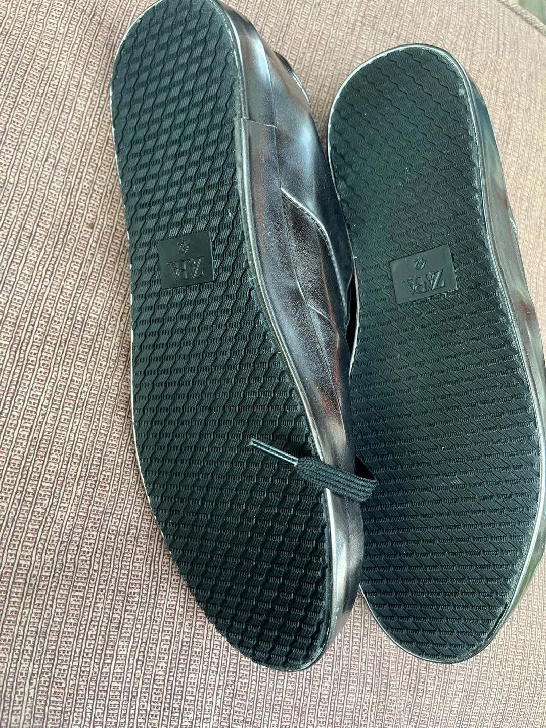 Zara Metallic Sneakers - Size 42 image indicator(4)