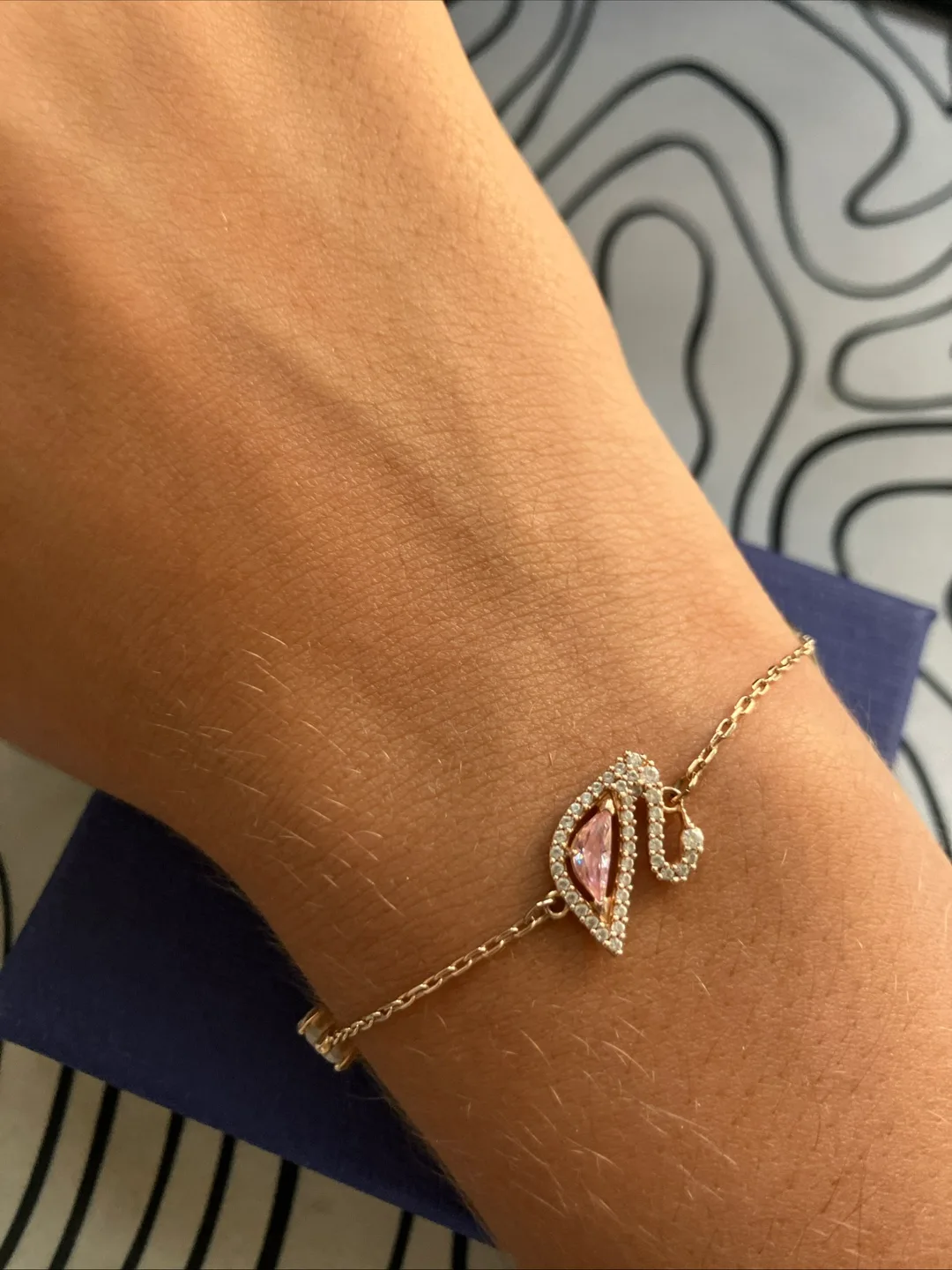 Swarovski Swan Bracelet, Rose Gold image indicator(5)