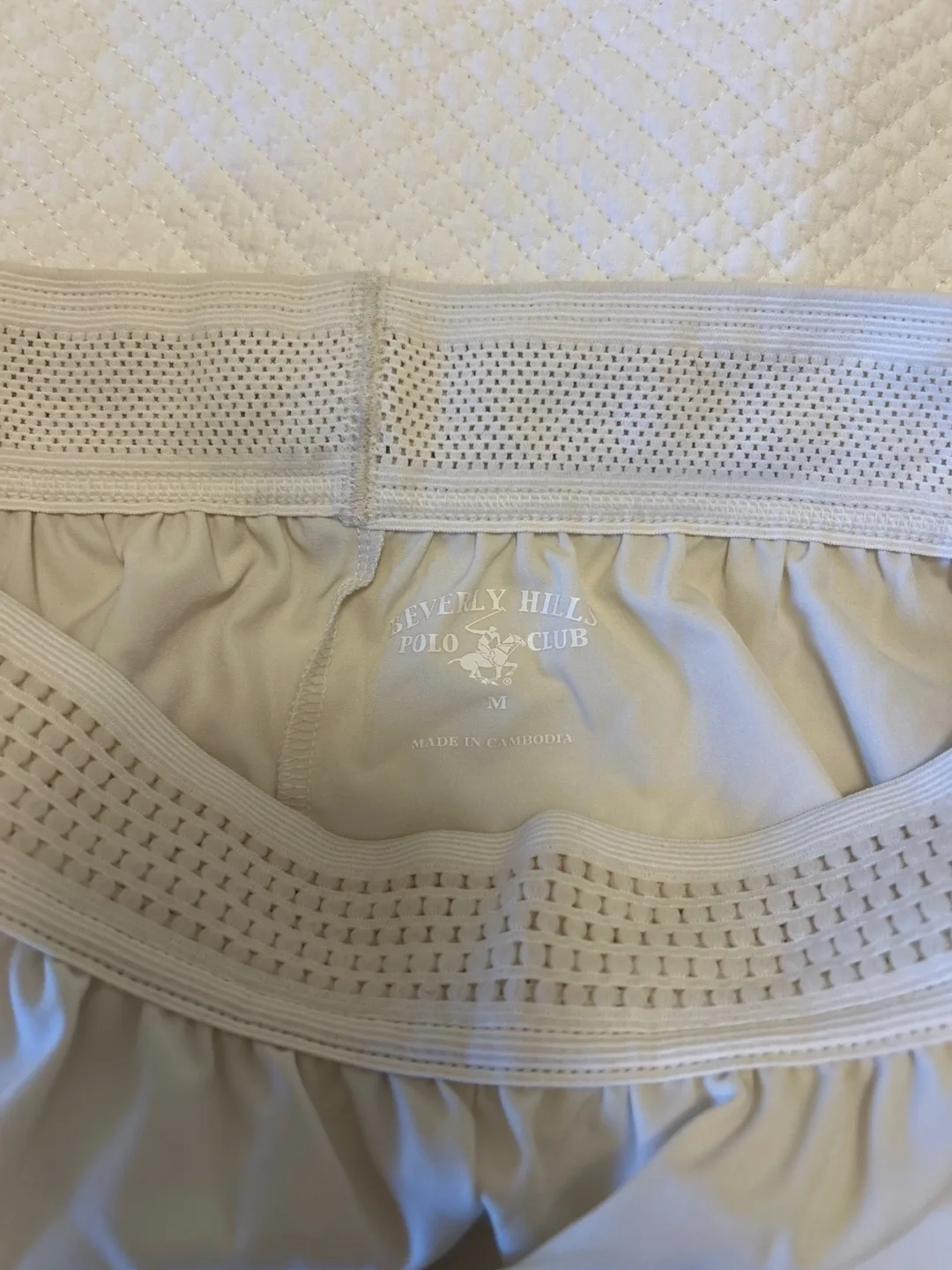 Polo shorts image indicator(2)