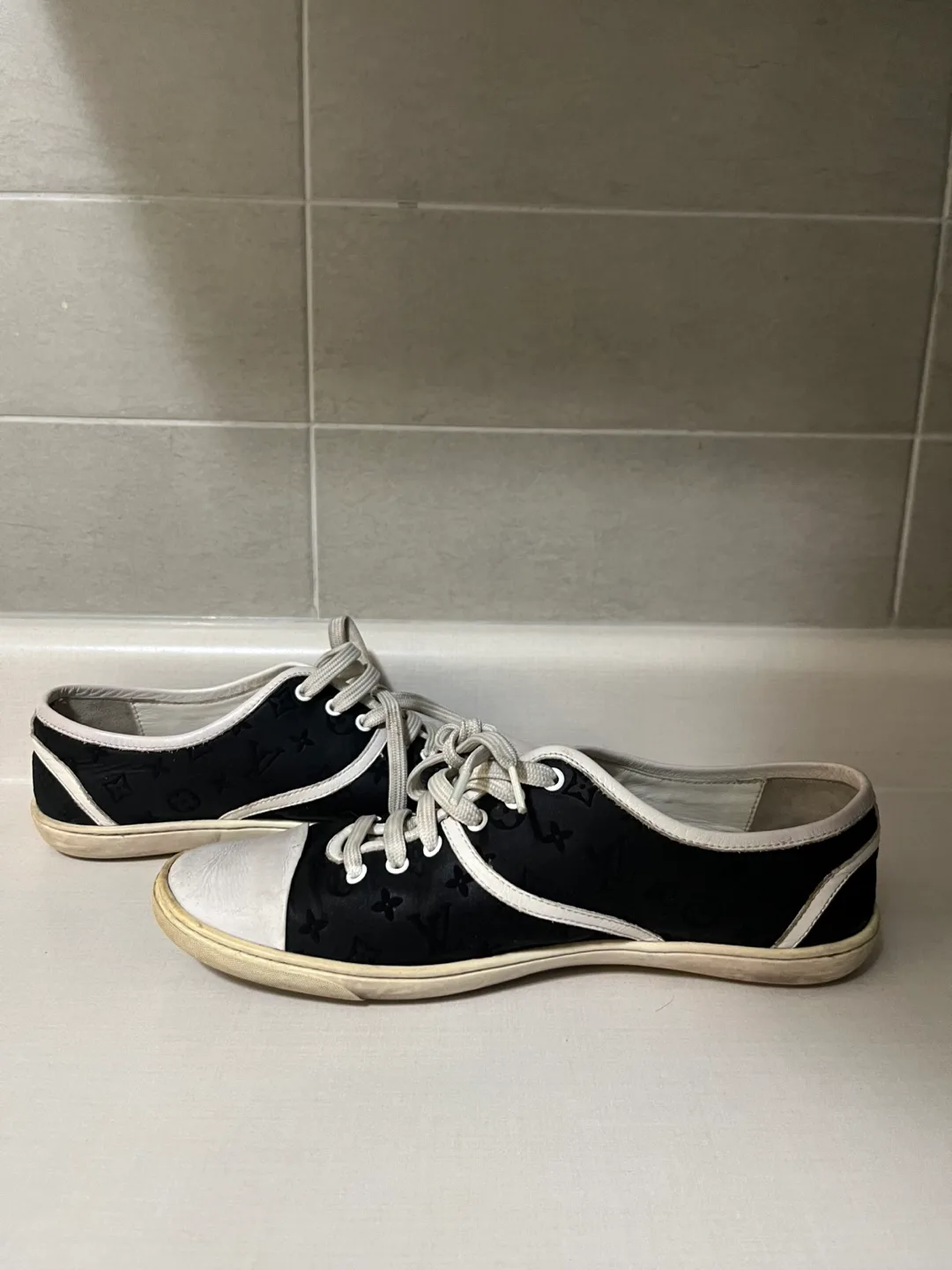 Louis Vuitton Black Sneakers thumbnail