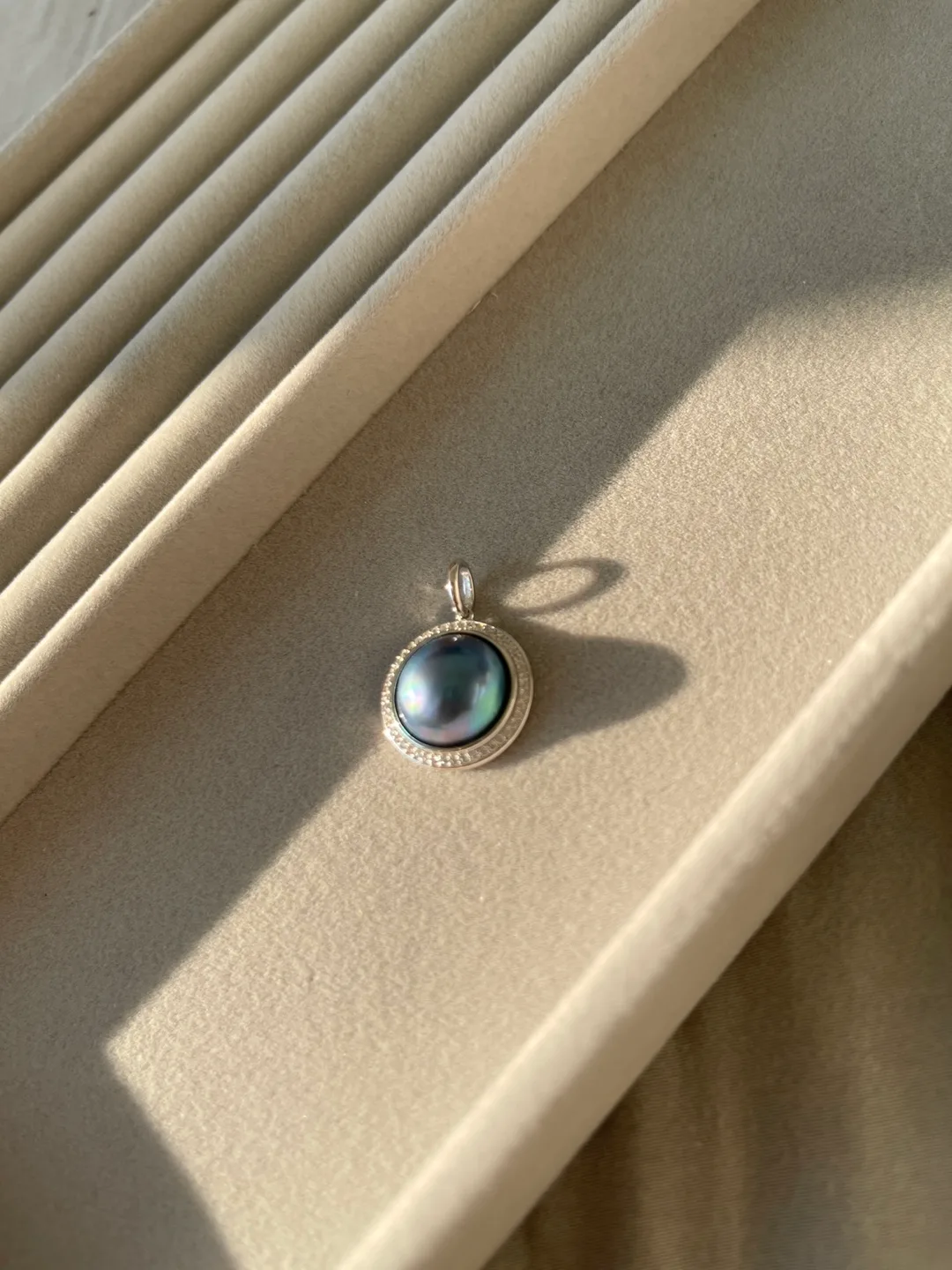 925 silver Grey Fresh Water Pearl + CZ Pendant image indicator(2)