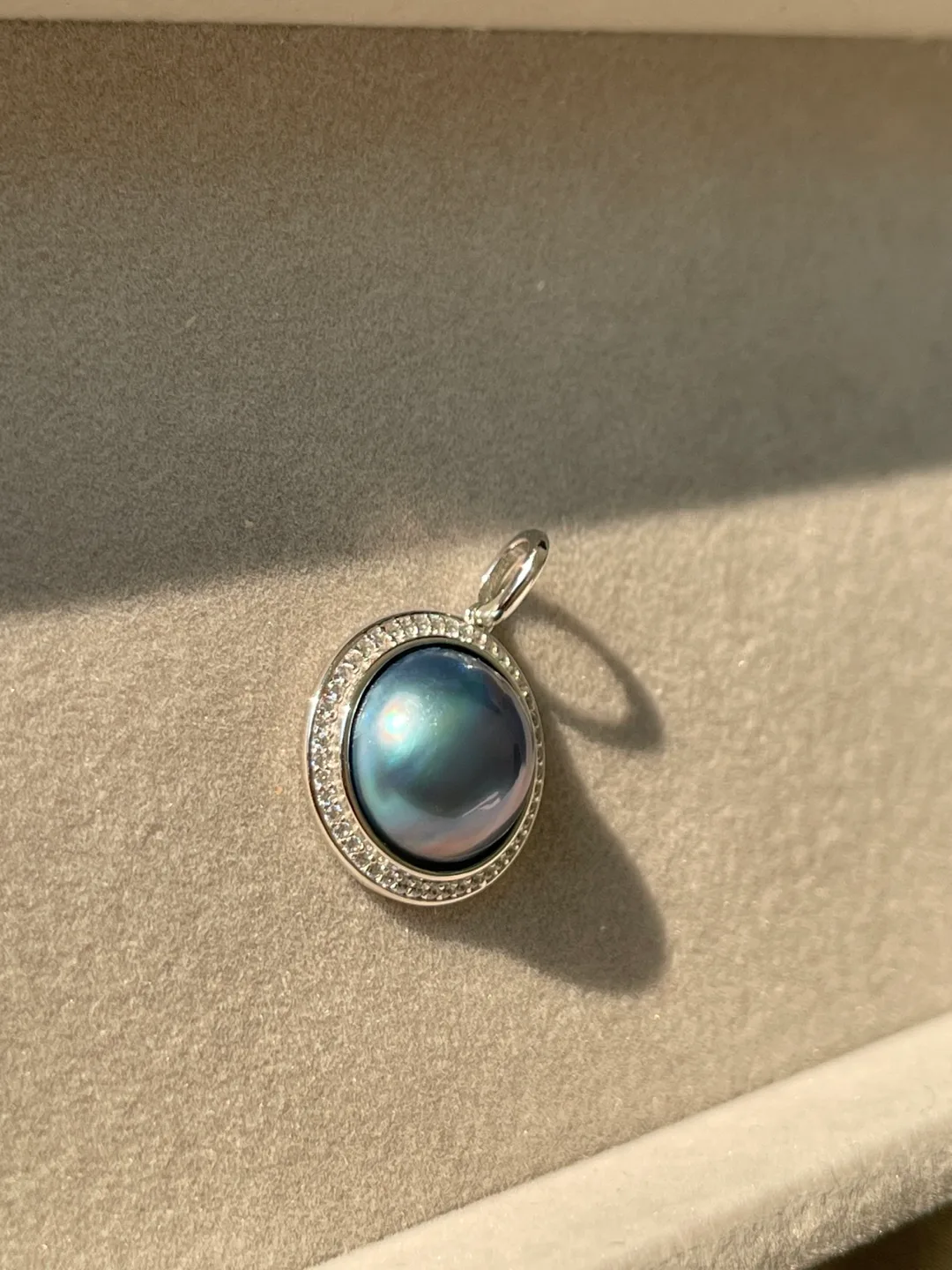 925 silver Grey Fresh Water Pearl + CZ Pendant image indicator(6)