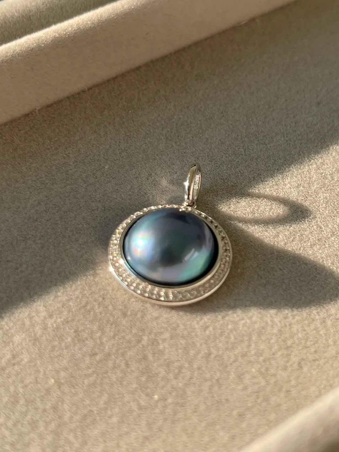 925 silver Grey Fresh Water Pearl + CZ Pendant image indicator(4)