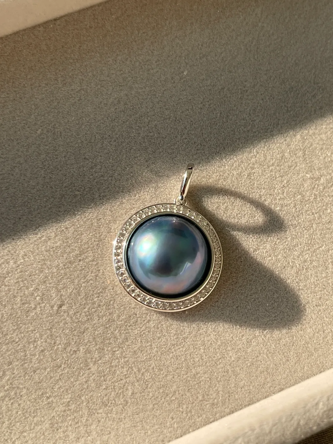 925 silver Grey Fresh Water Pearl + CZ Pendant image indicator(5)