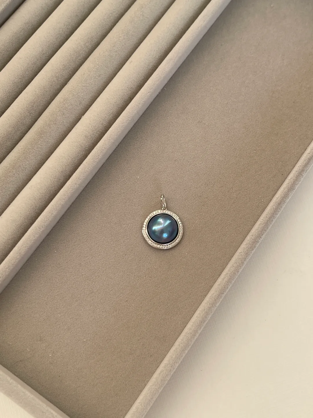 925 silver Grey Fresh Water Pearl + CZ Pendant image indicator(9)