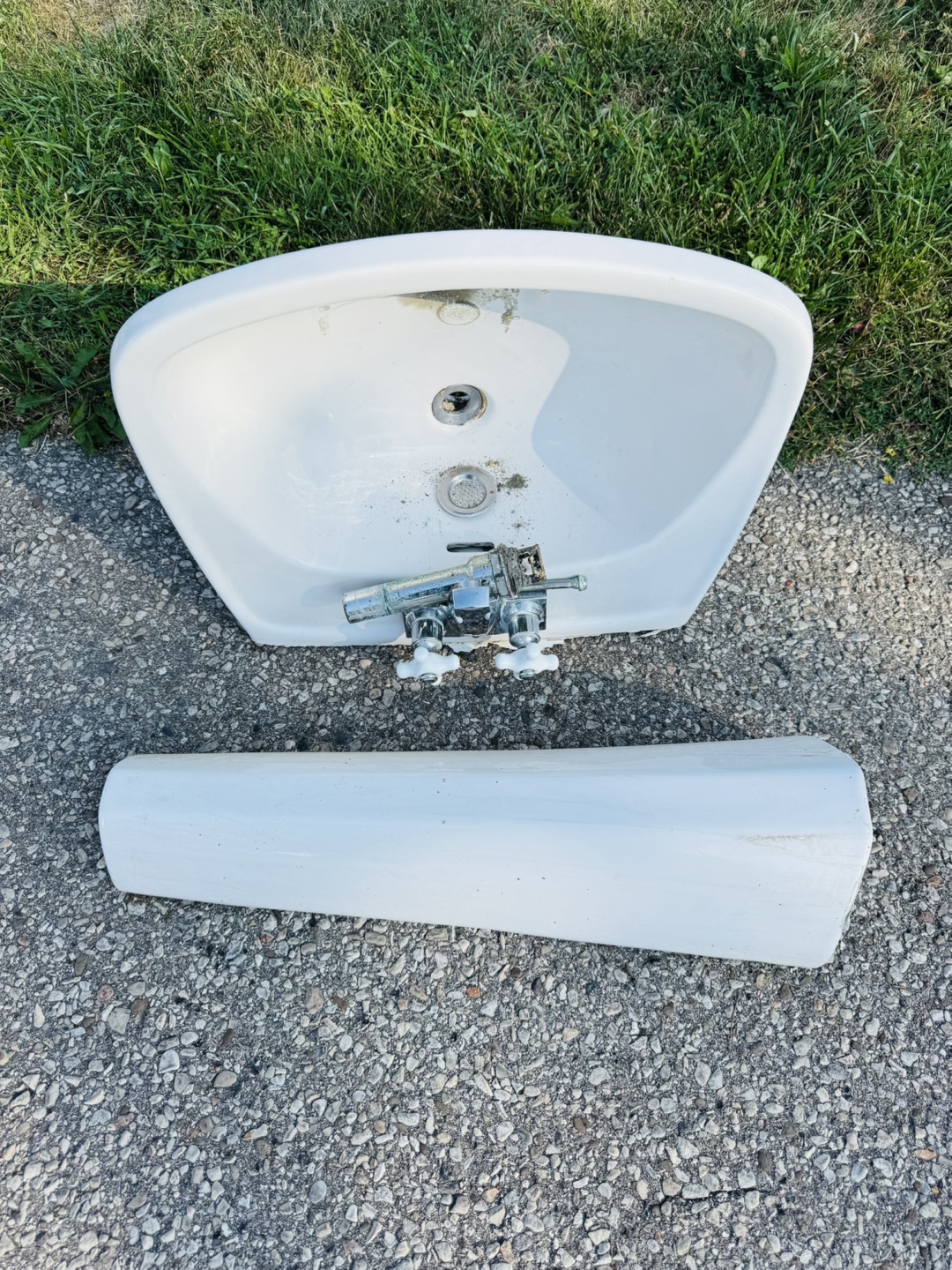 Free Bathroom Sink Set with faucet (working normal/no leaking) - photo 2