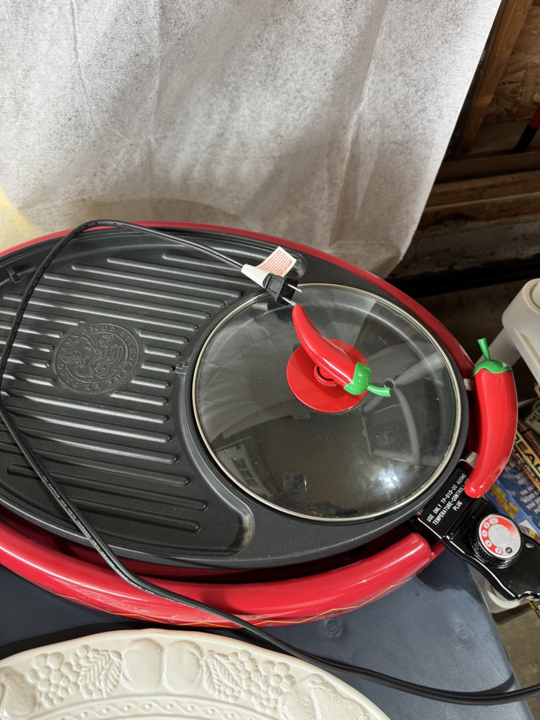 Electric Grill with Lid & Chili Pepper Accents - photo 2