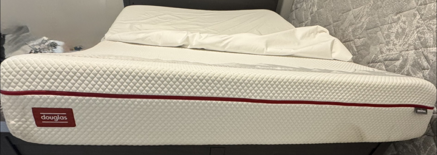 Douglas Mattress (without cover) - Excellent Condition - photo 2