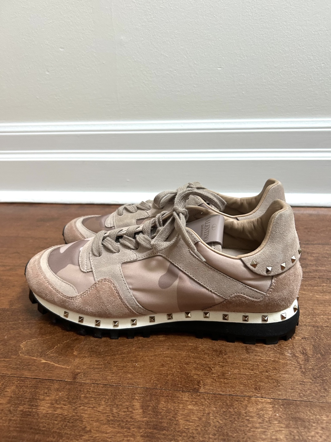 Valentino Garavani Sneakers Size 39 - photo 3