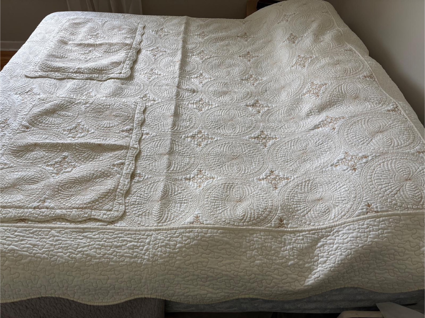 Queen Quilted Bedset - Neutral Tone - photo 2