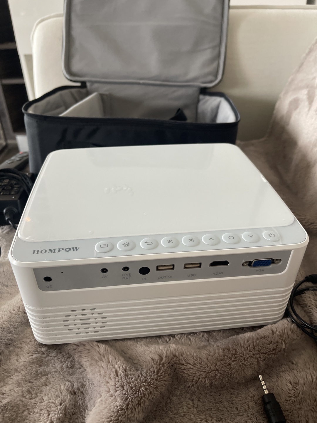 HOMPOW LED Projector with Case - photo 4