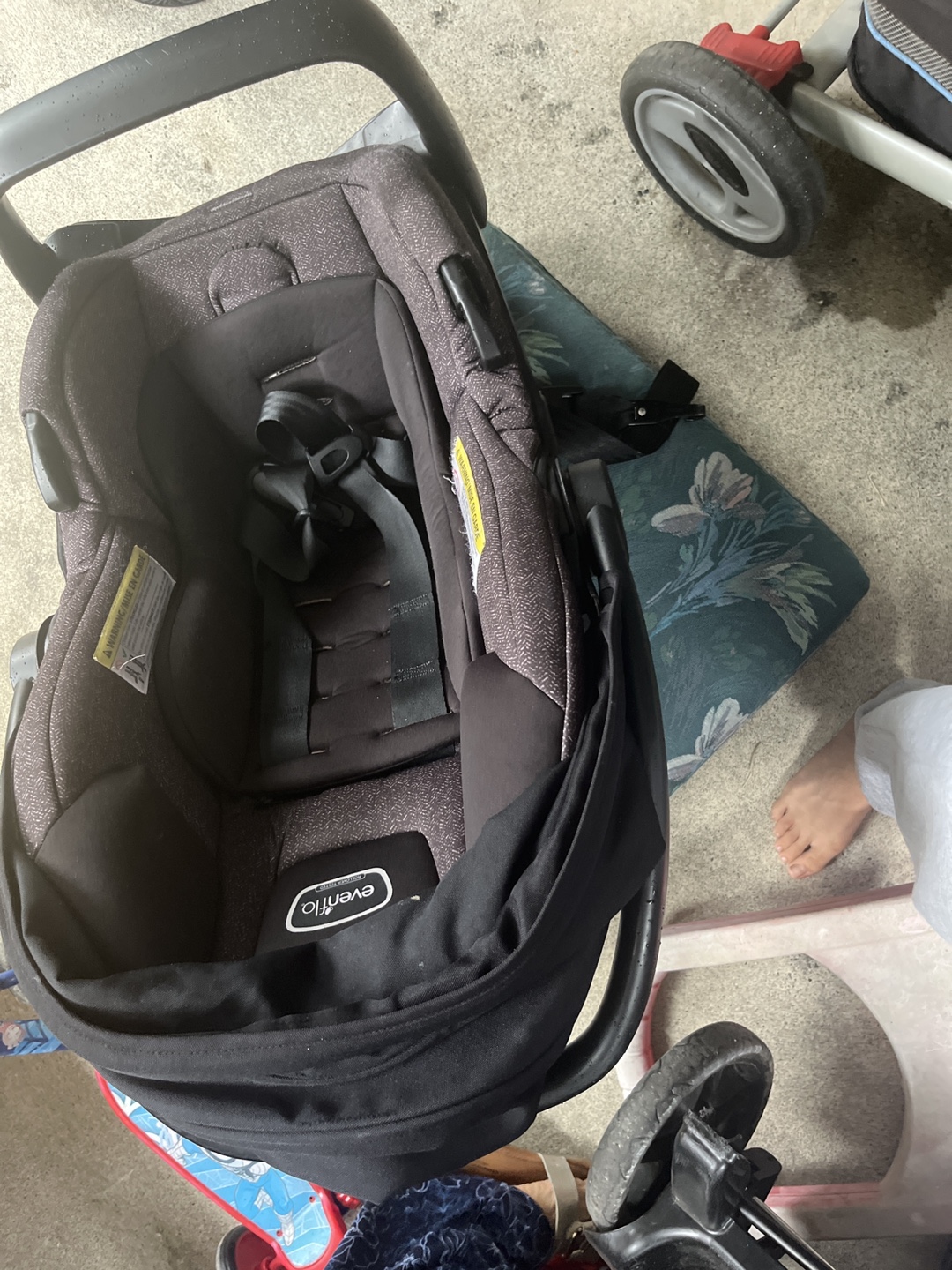 Evenflo Infant Car Seat - photo 2