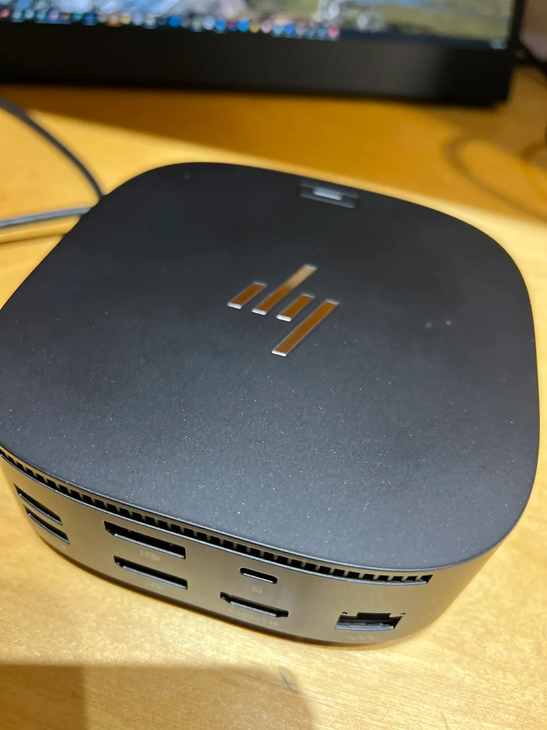 Laptop computer monitor docking station USB-C Dock G5 image indicator(2)