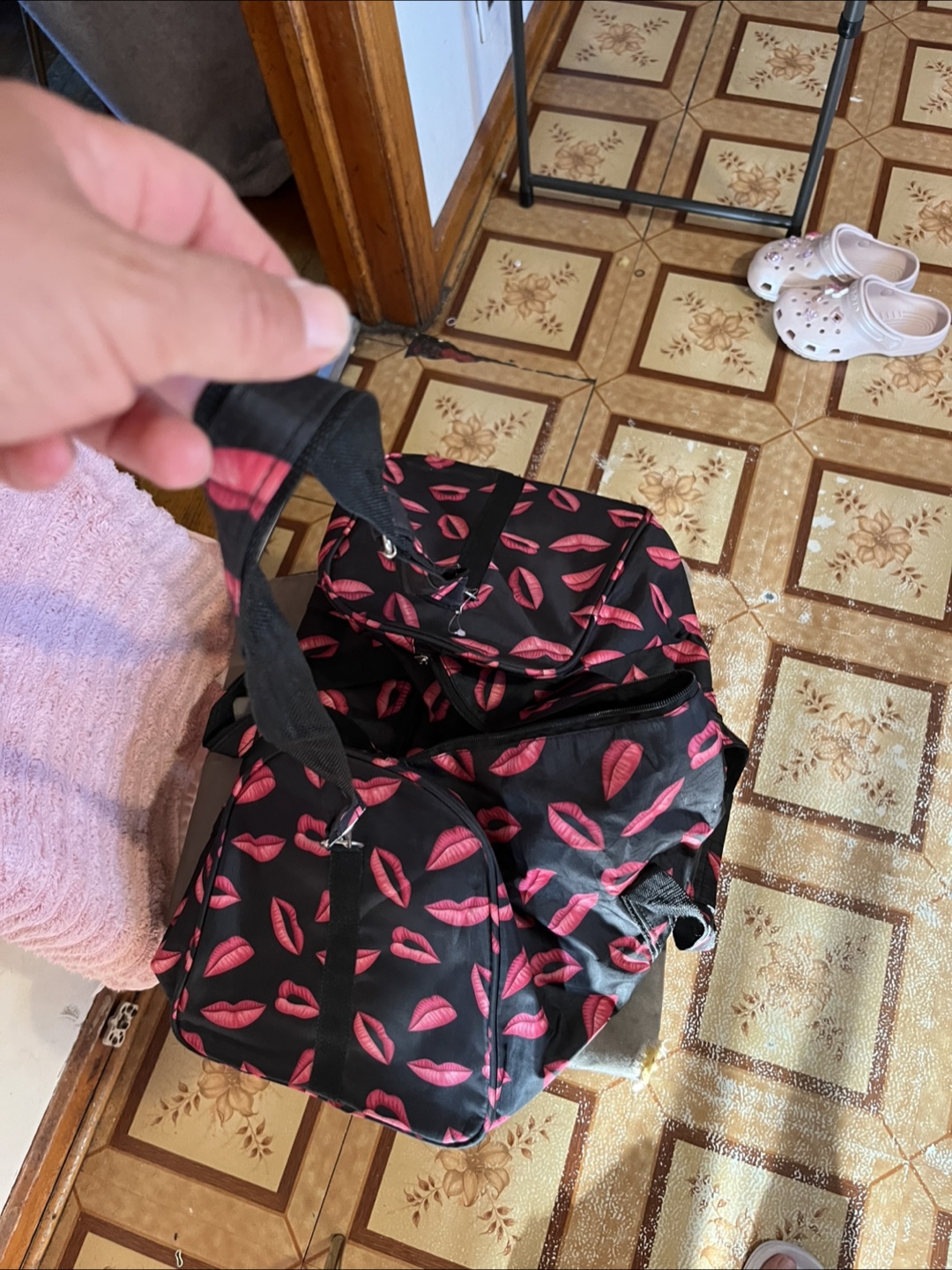 Lips Print Duffle Bag - photo 4