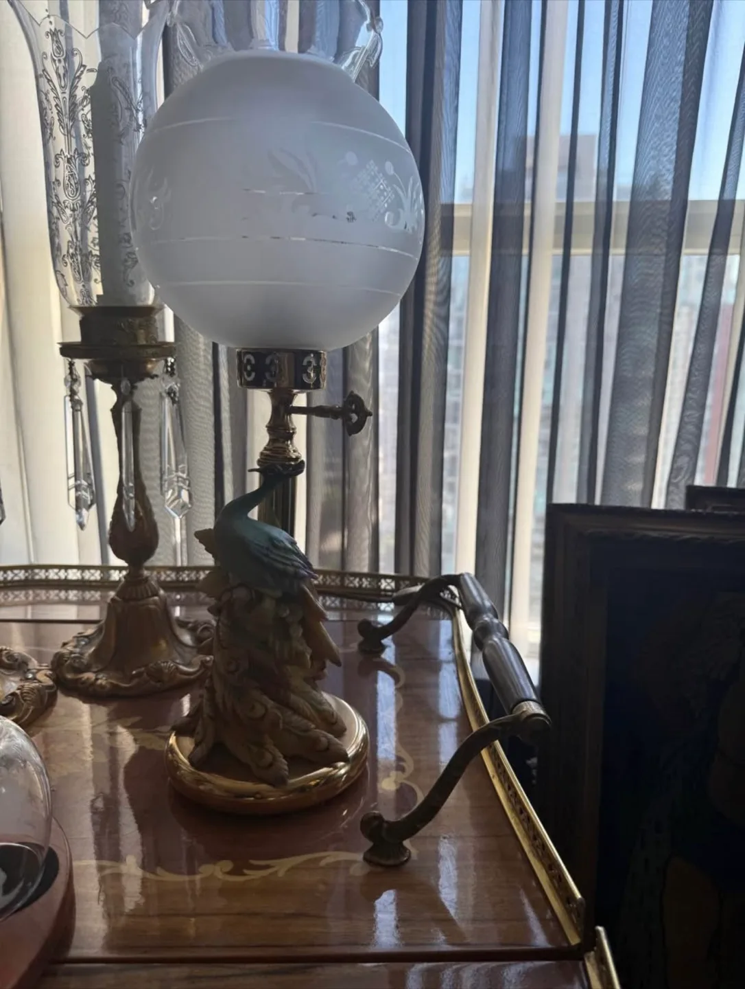 Peacock Table Lamp image indicator(4)