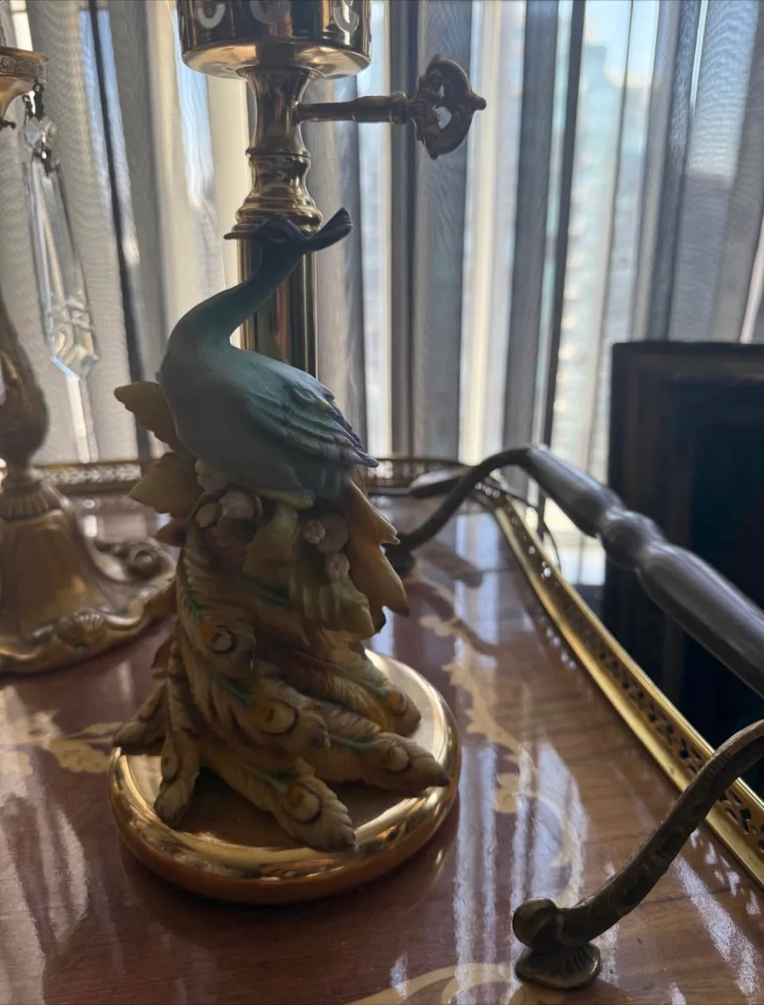 Peacock Table Lamp image indicator(3)