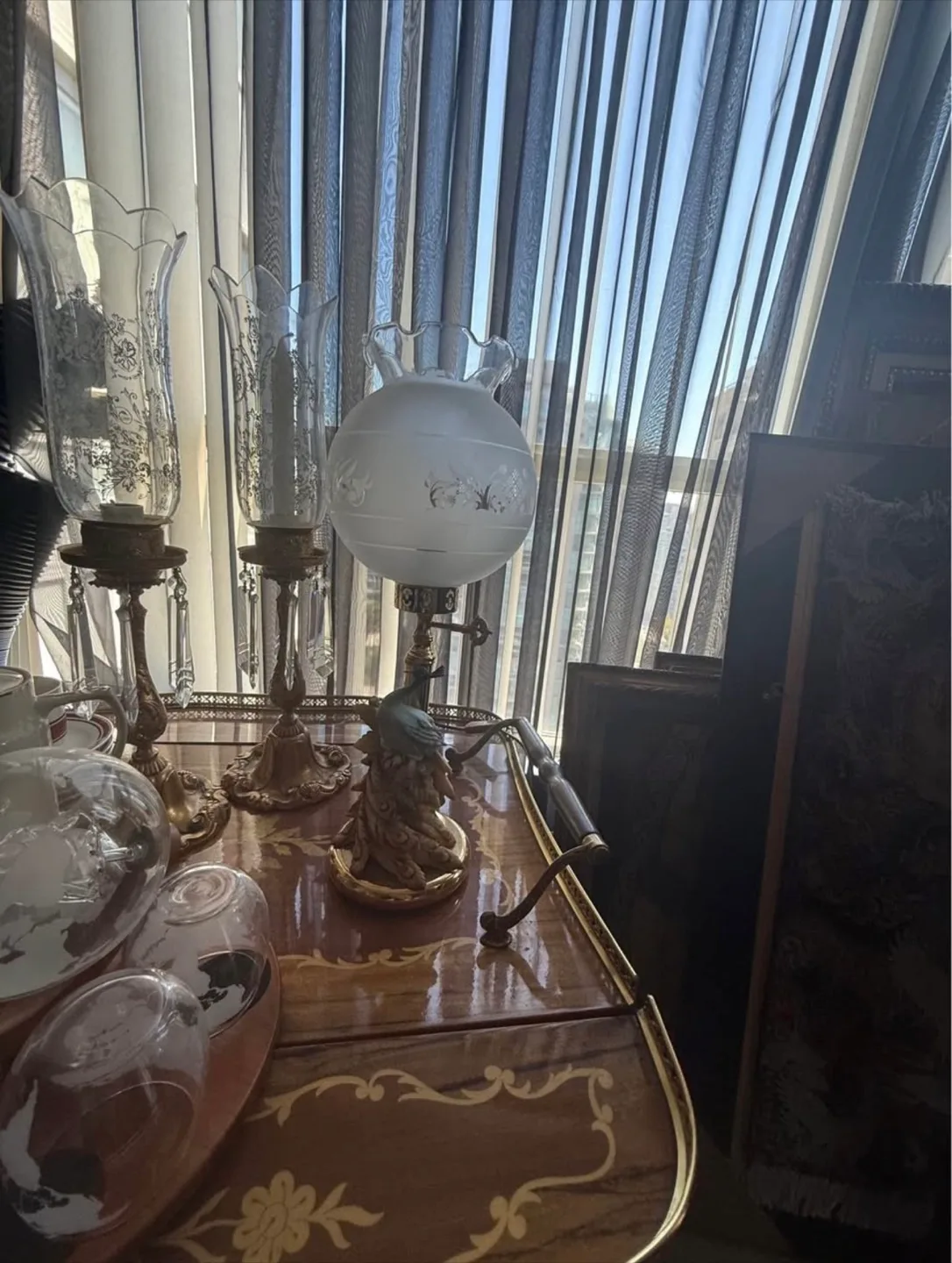 Peacock Table Lamp image indicator(5)