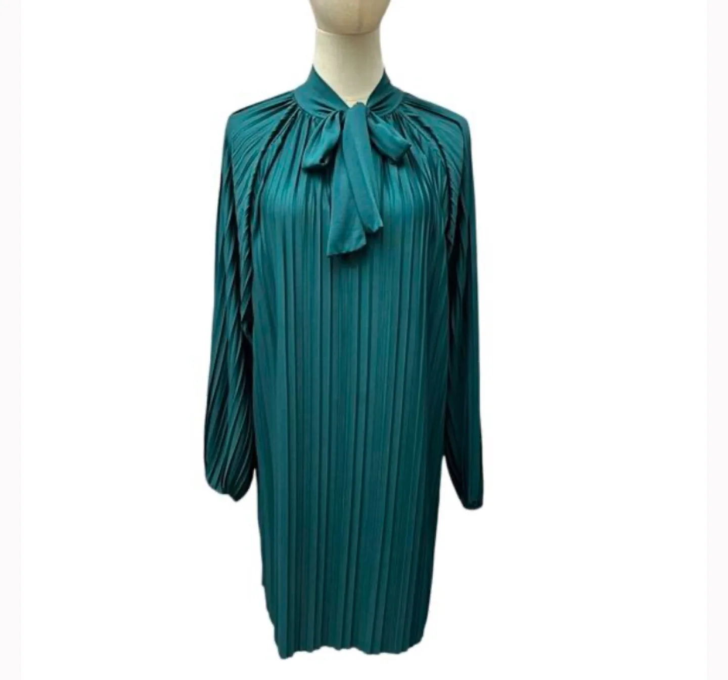 Green Raffled Dress Size L thumbnail