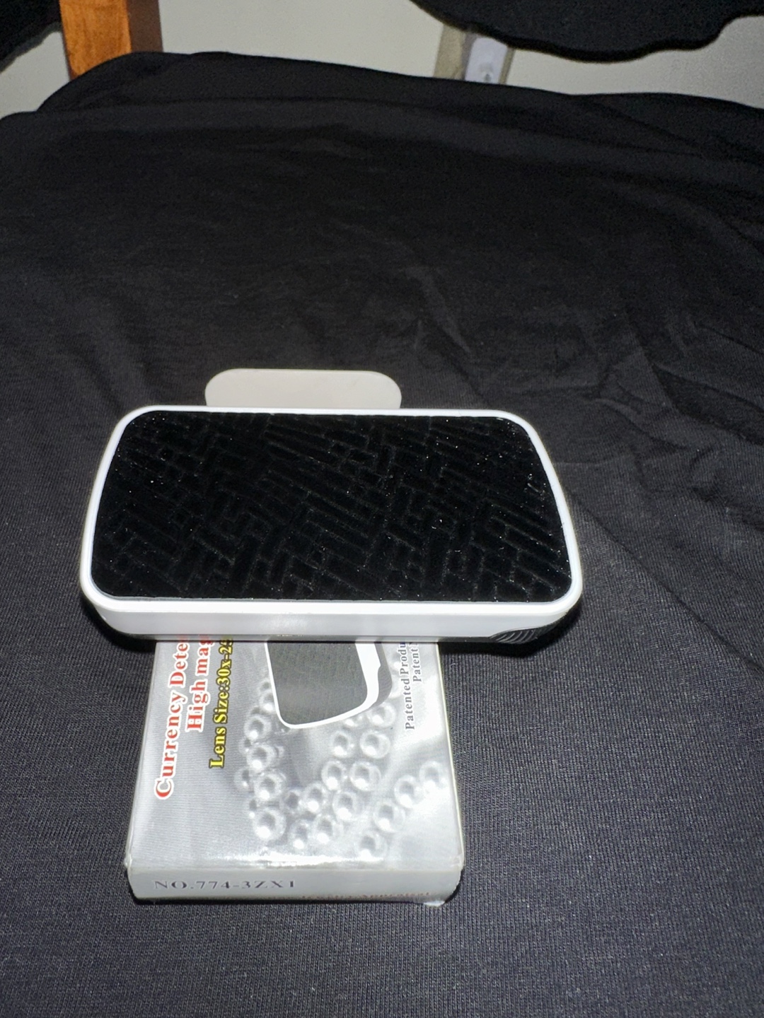 Currency/Jewelry Detecting Magnifying Mirror - photo 2