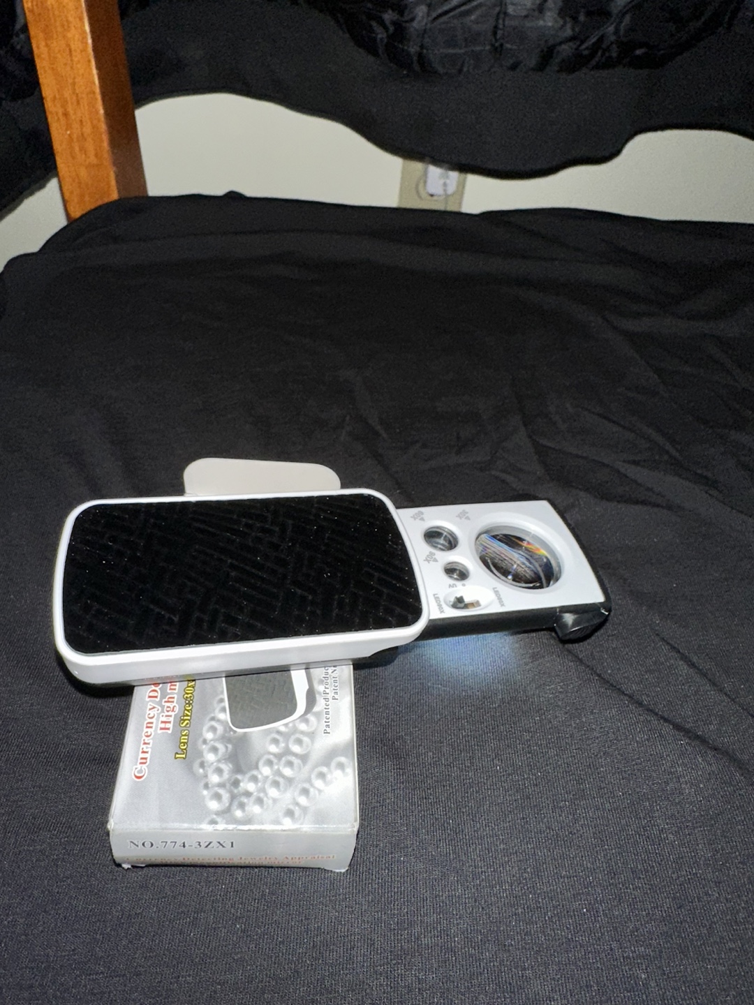 Currency/Jewelry Detecting Magnifying Mirror - photo 3