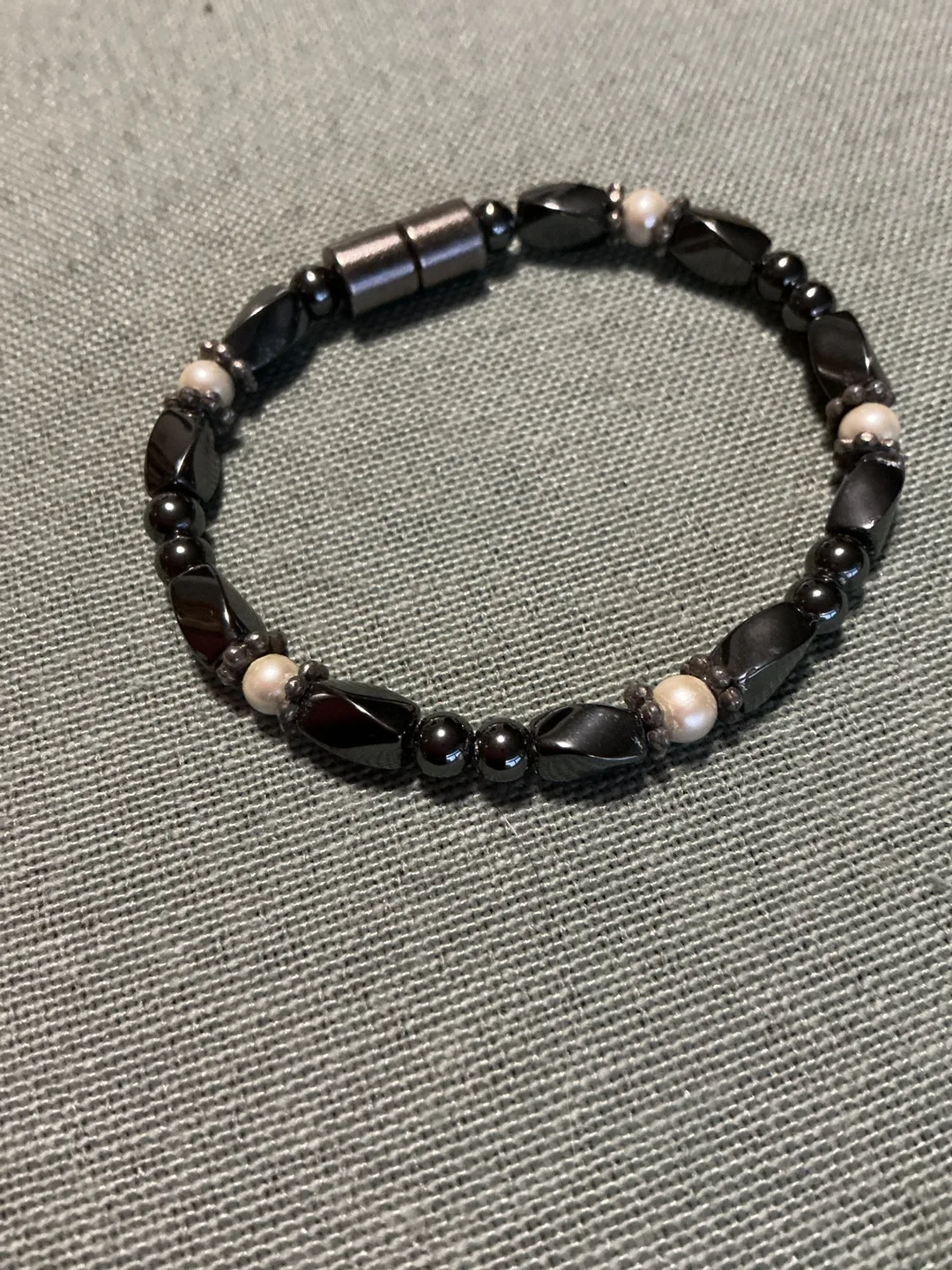 Hematite & Pearl Bracelet Magnetic thumbnail