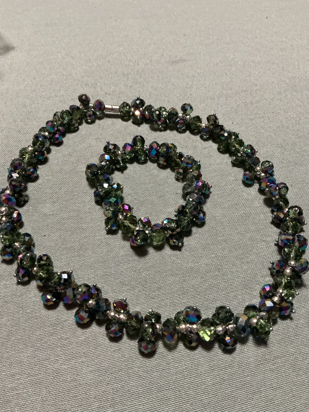 Green Beaded Necklace & Bracelet Set thumbnail