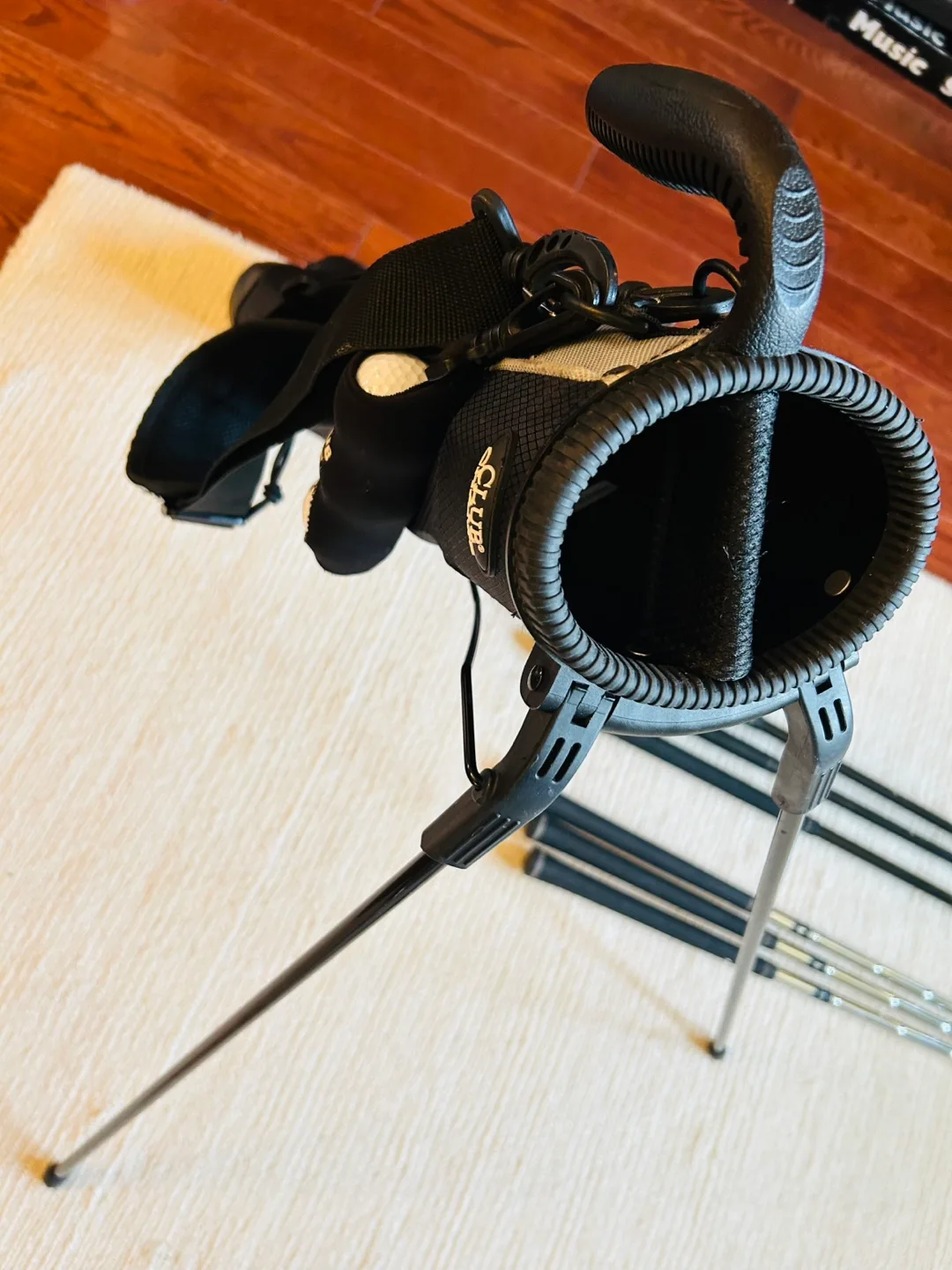 Cougar Weekender Golf Set (MB-808, Adult, Right Hand) image indicator(9)