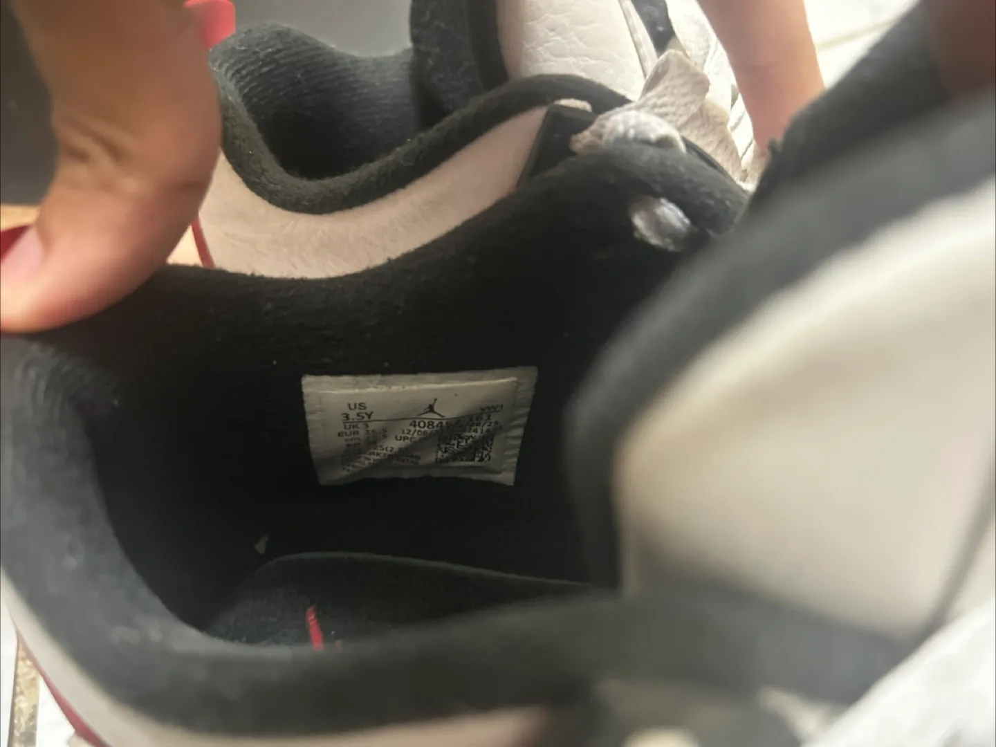 Air Jordan 4 Retro Fire Red (3.5Y) image indicator(4)