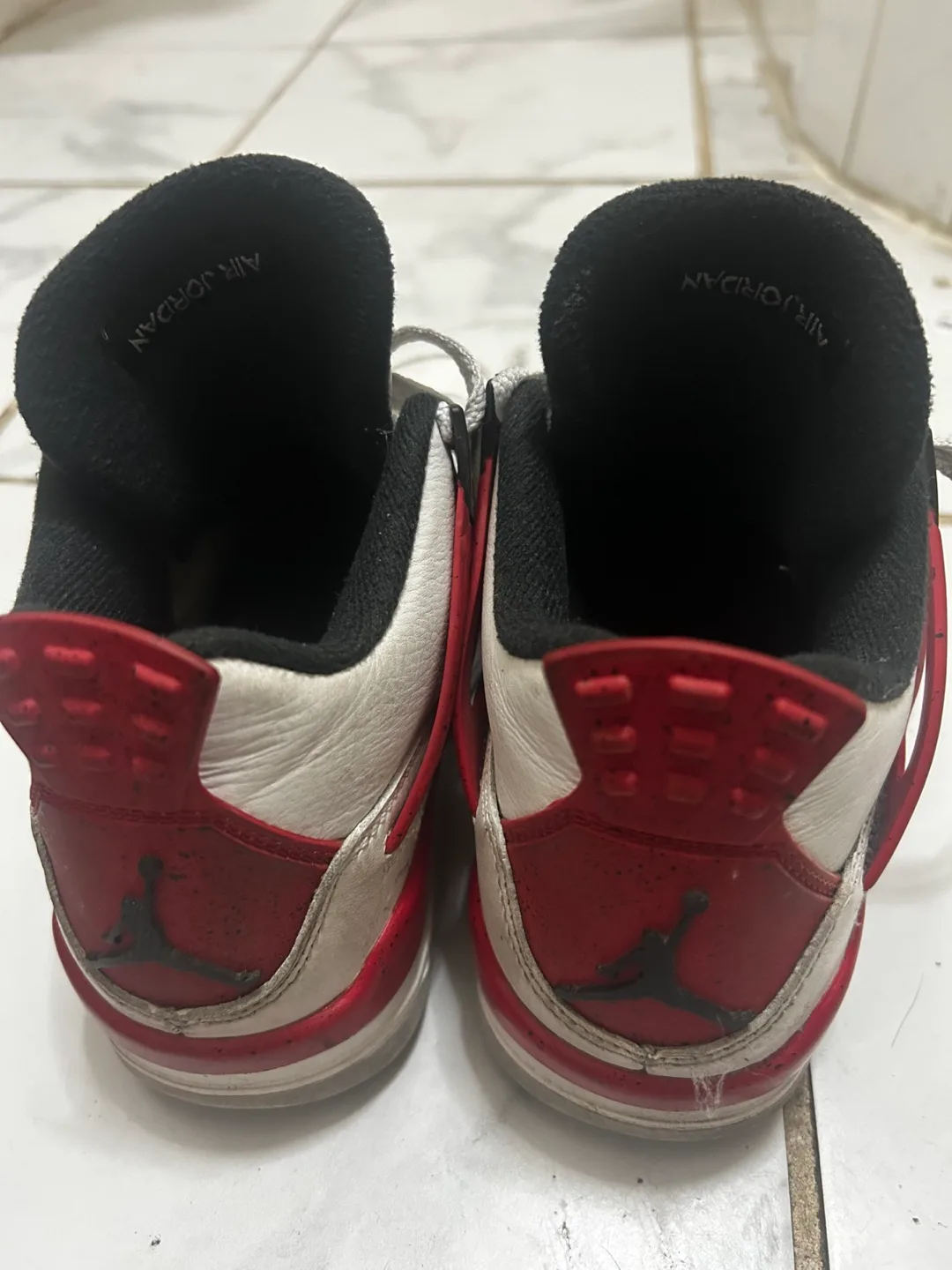 Air Jordan 4 Retro Fire Red (3.5Y) image indicator(2)
